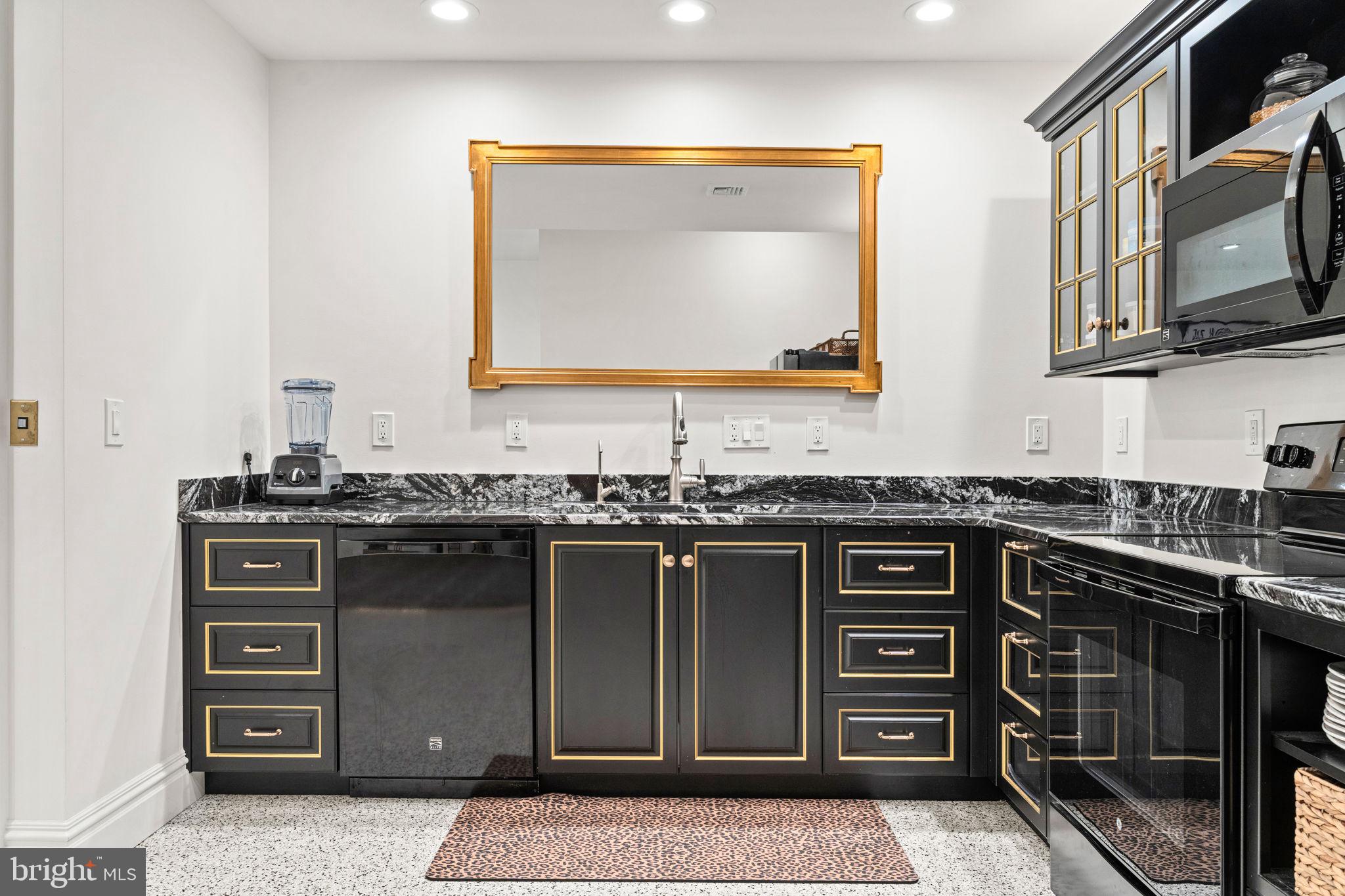 WILSHIRE ESTATES - Residential