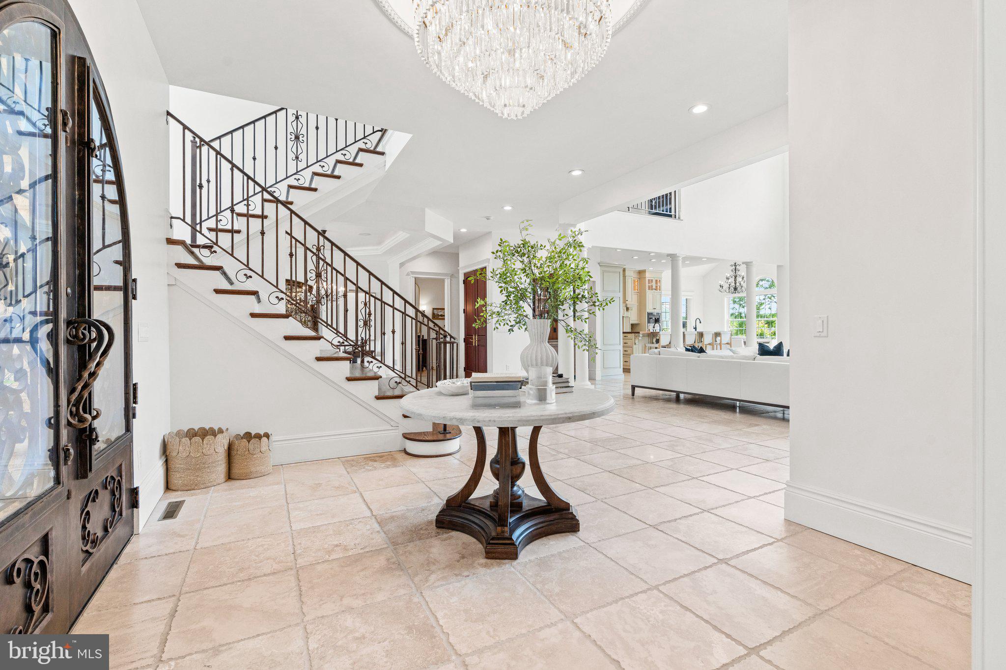 740 HAMPTON COURT