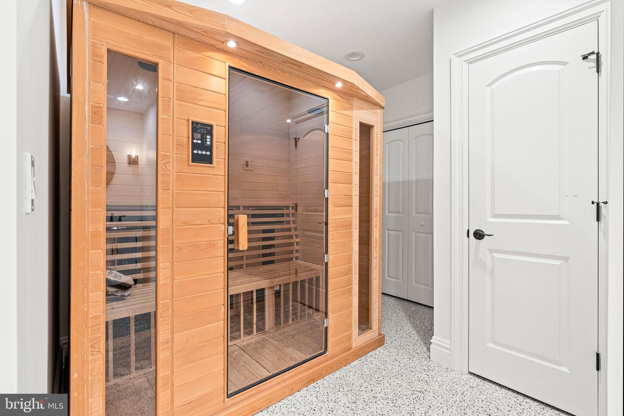 WILSHIRE ESTATES - Residential