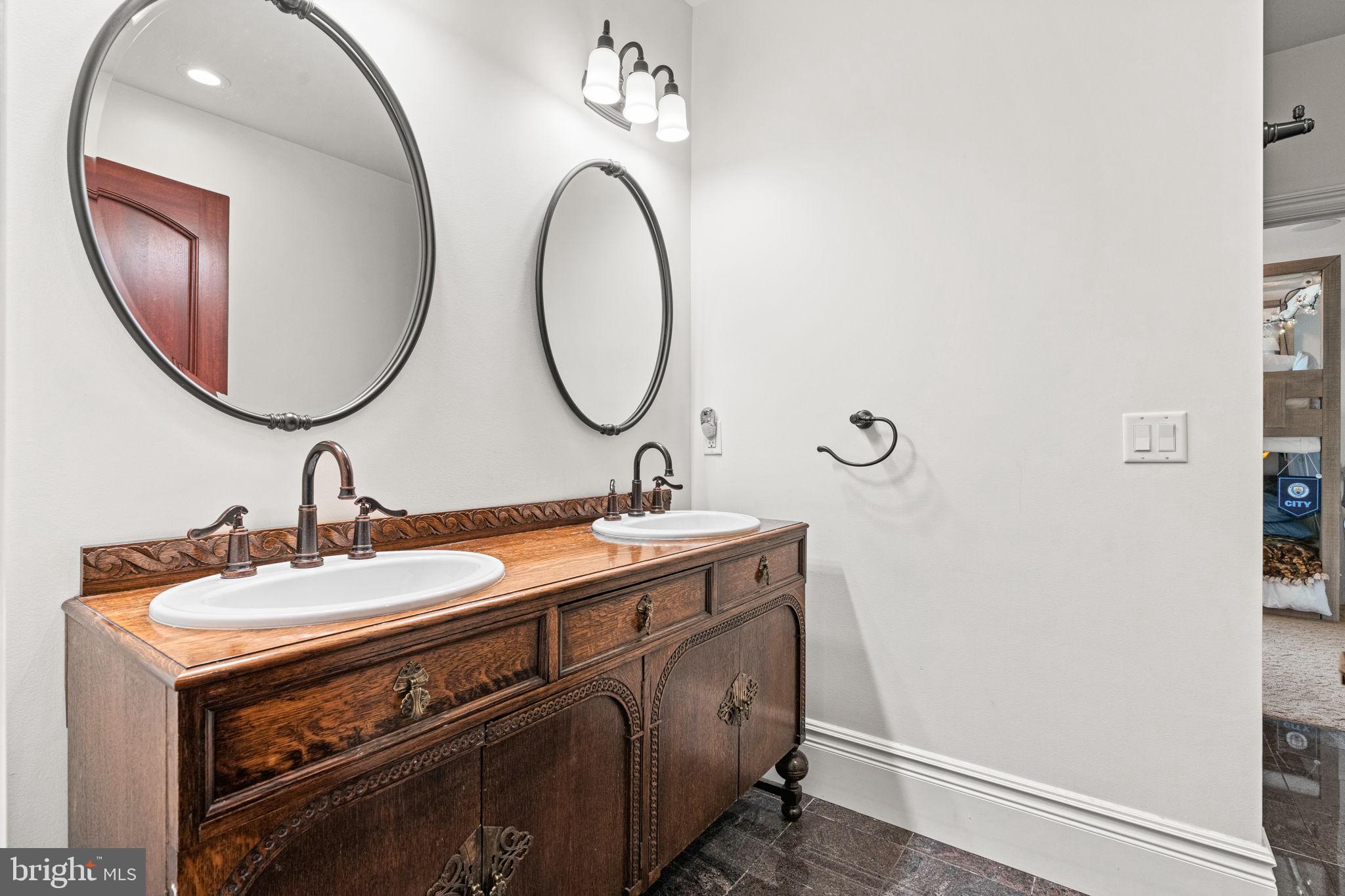 WILSHIRE ESTATES - Residential