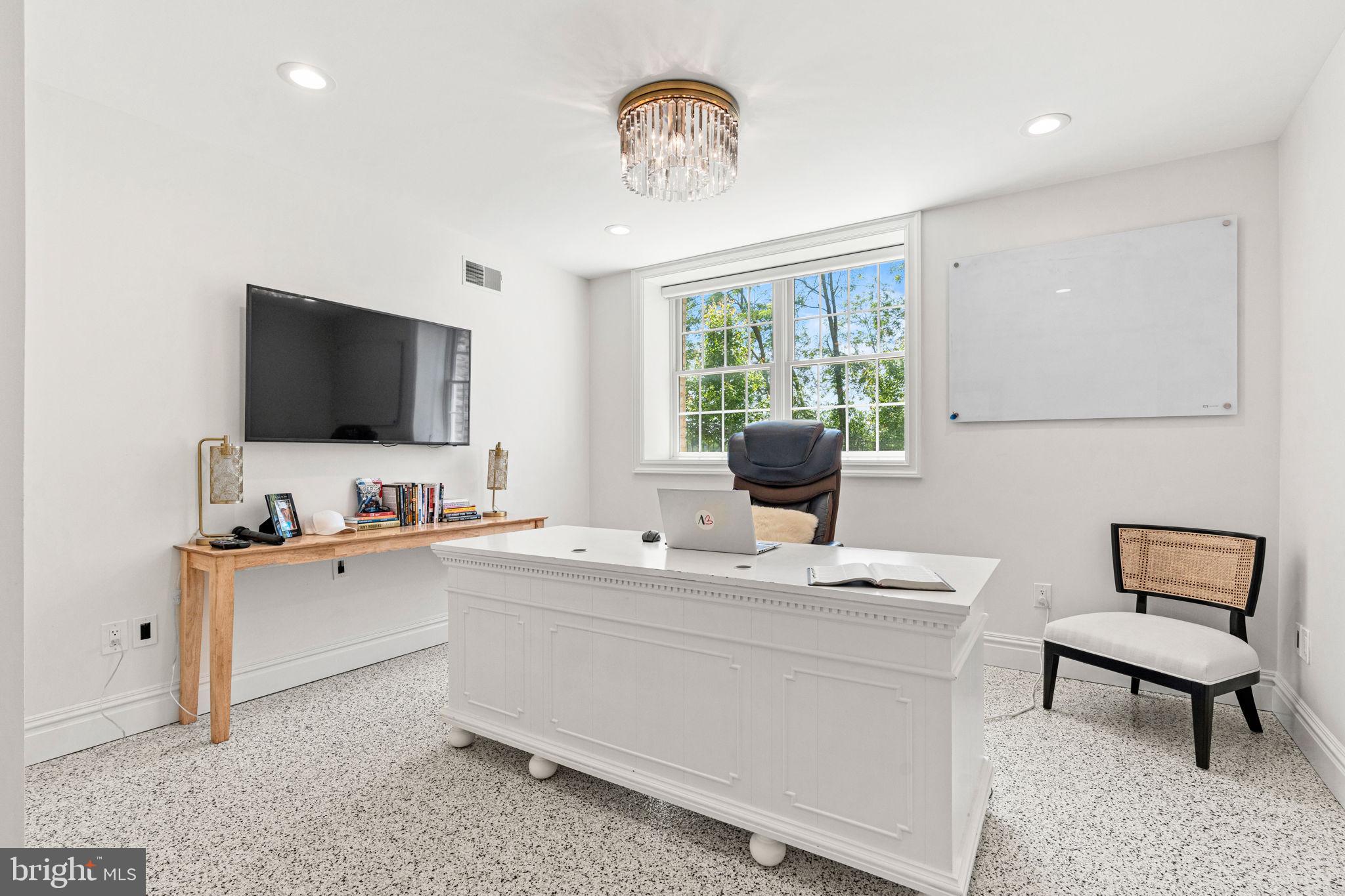 WILSHIRE ESTATES - Residential