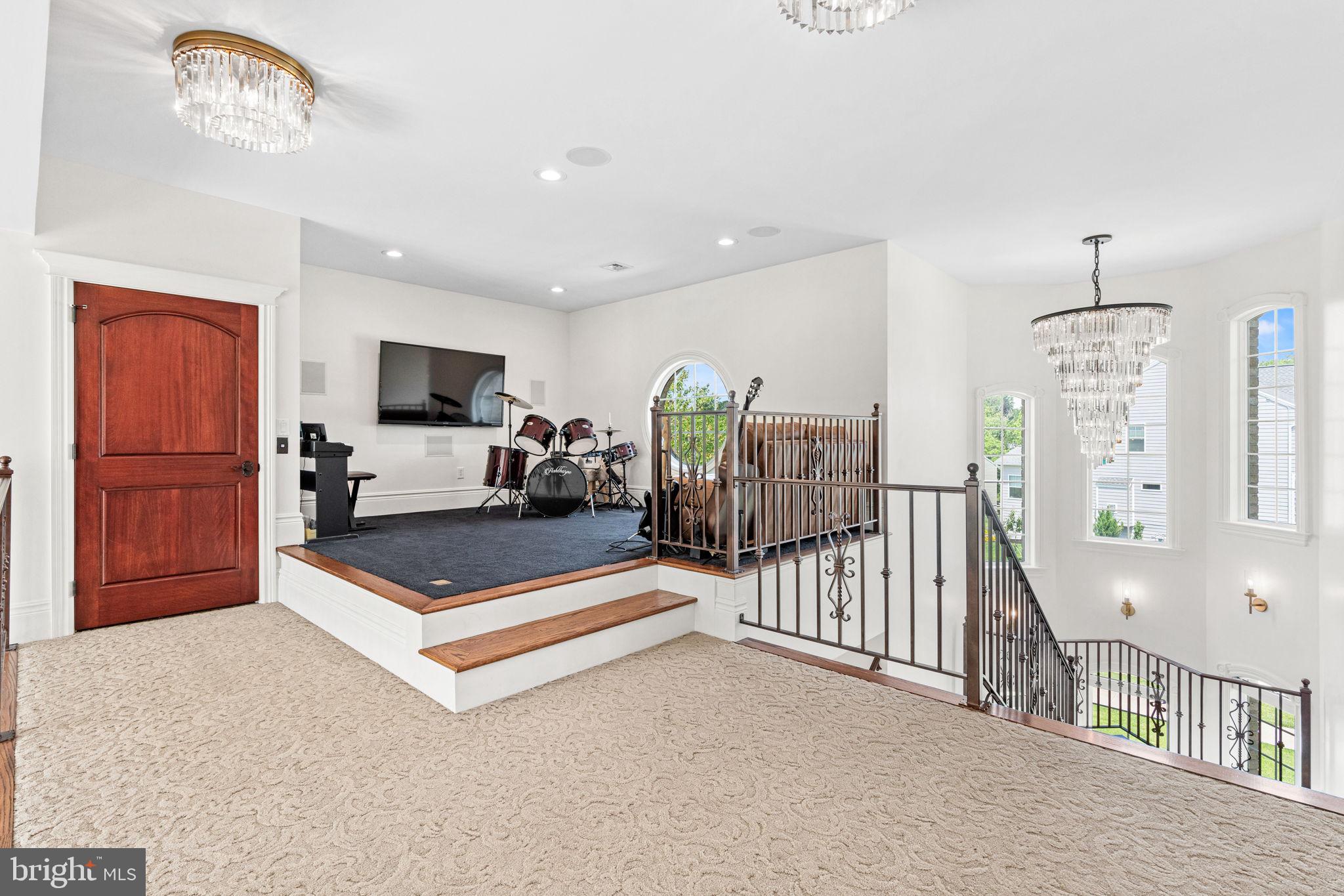 WILSHIRE ESTATES - Residential