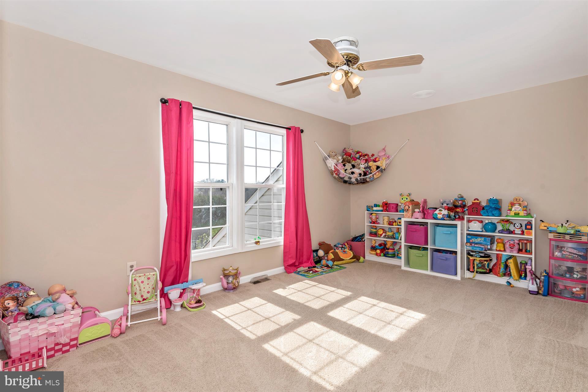 FOXLEIGH MEADOWS - Residential