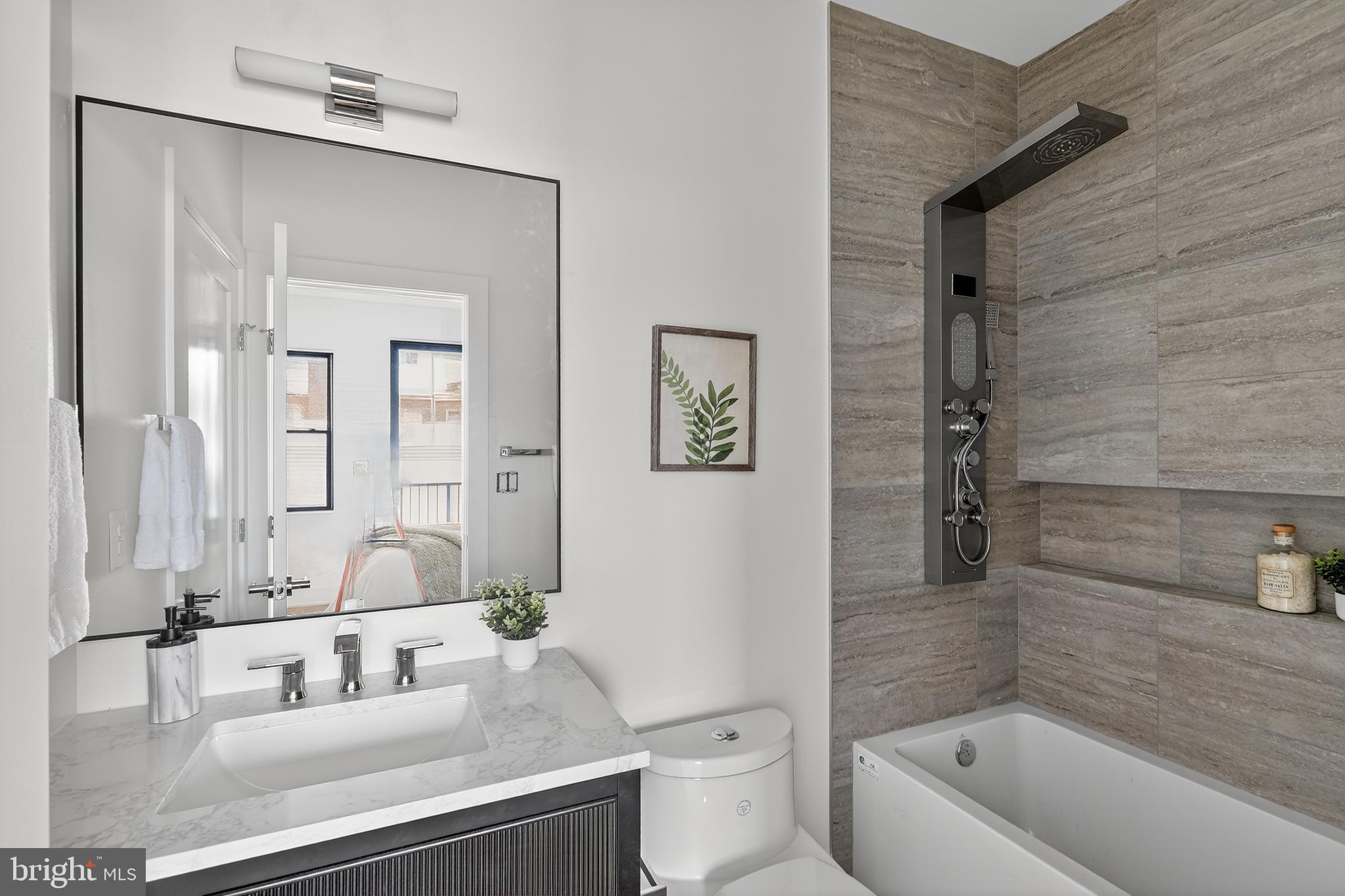 828 21ST STREET NE 1