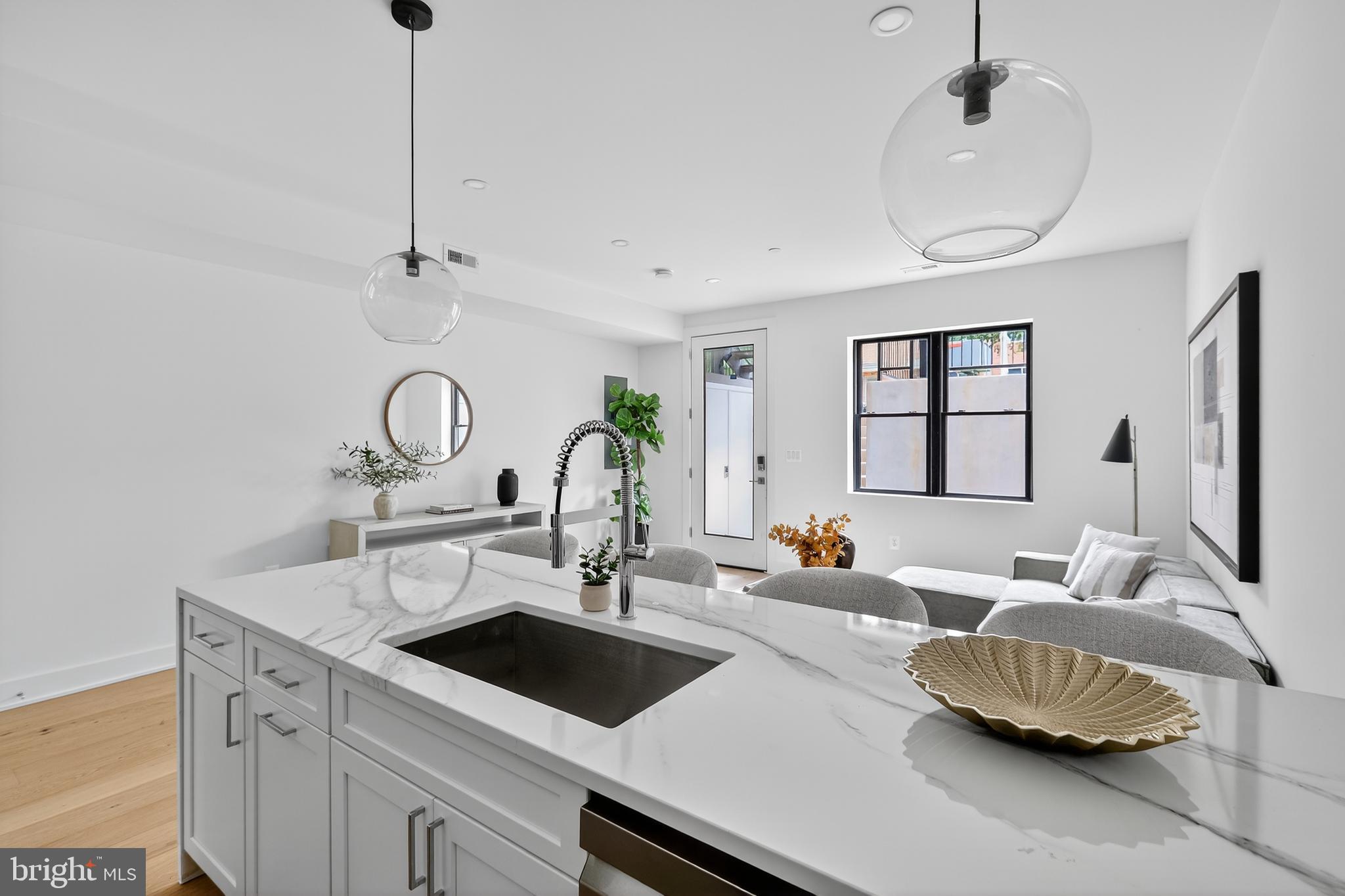 828 21ST STREET NE 1