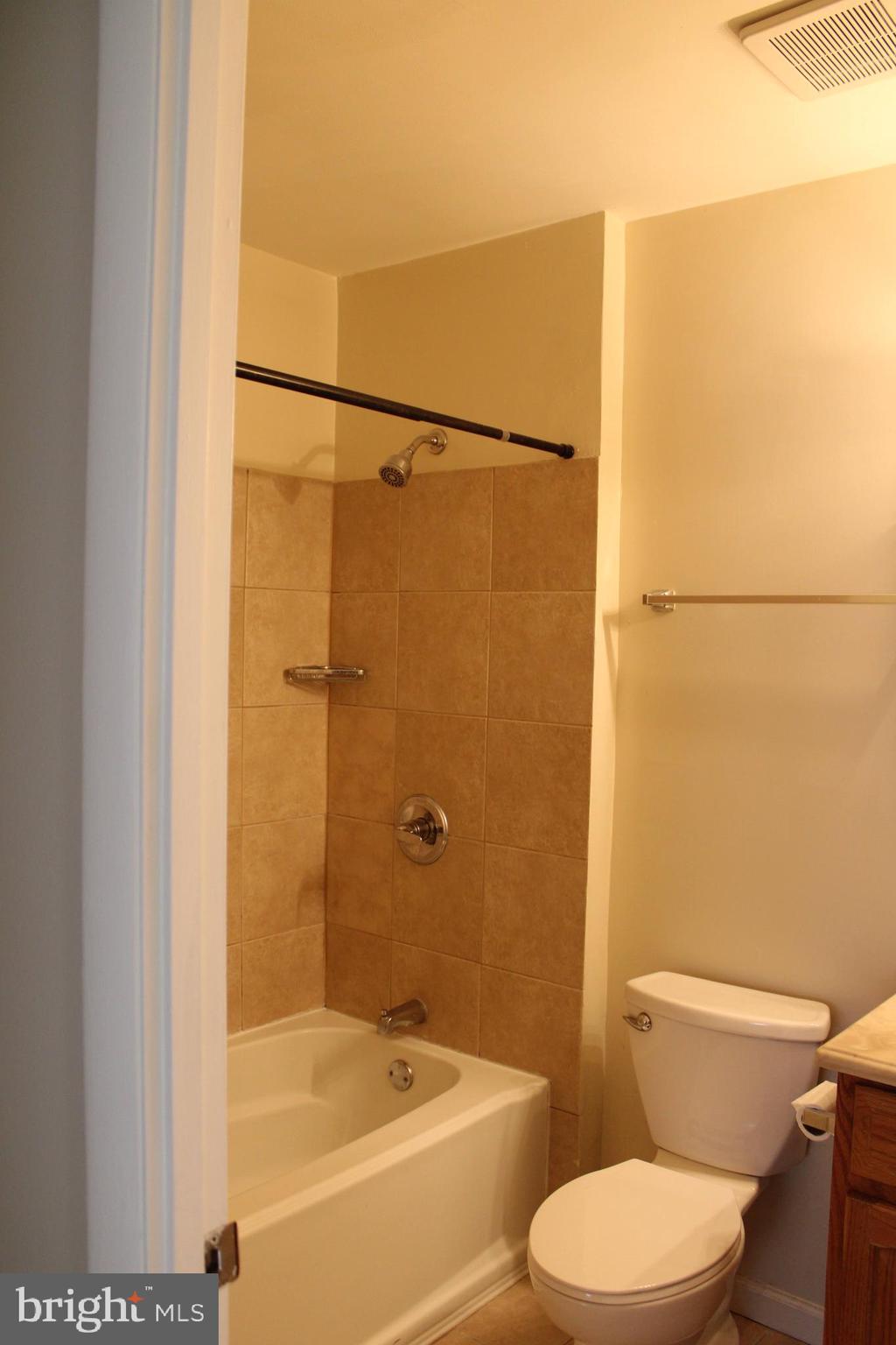 CINNAMON RIDGE CONDO - Residential Lease