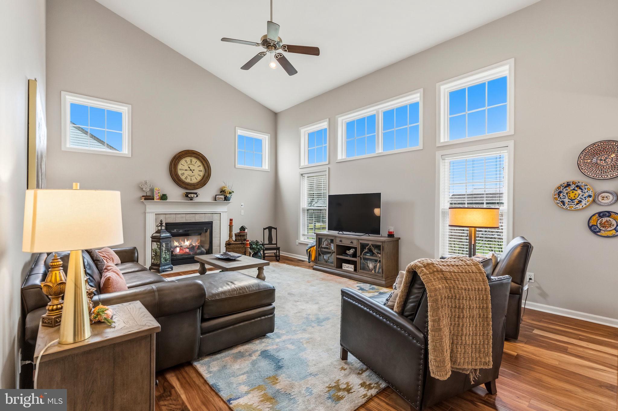 TWIN PONDS - Residential