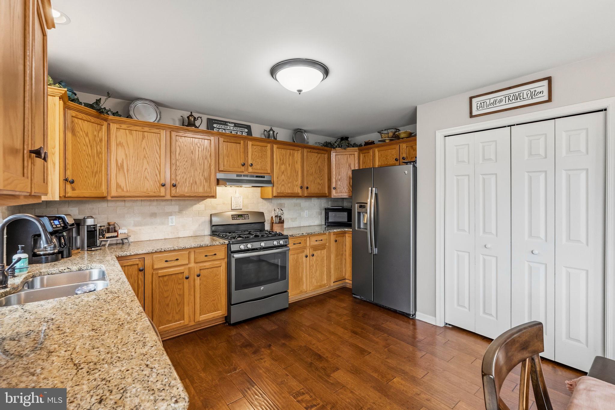 TWIN PONDS - Residential