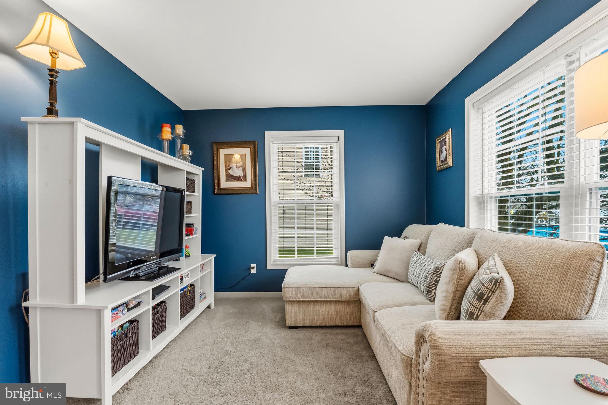 TWIN PONDS - Residential