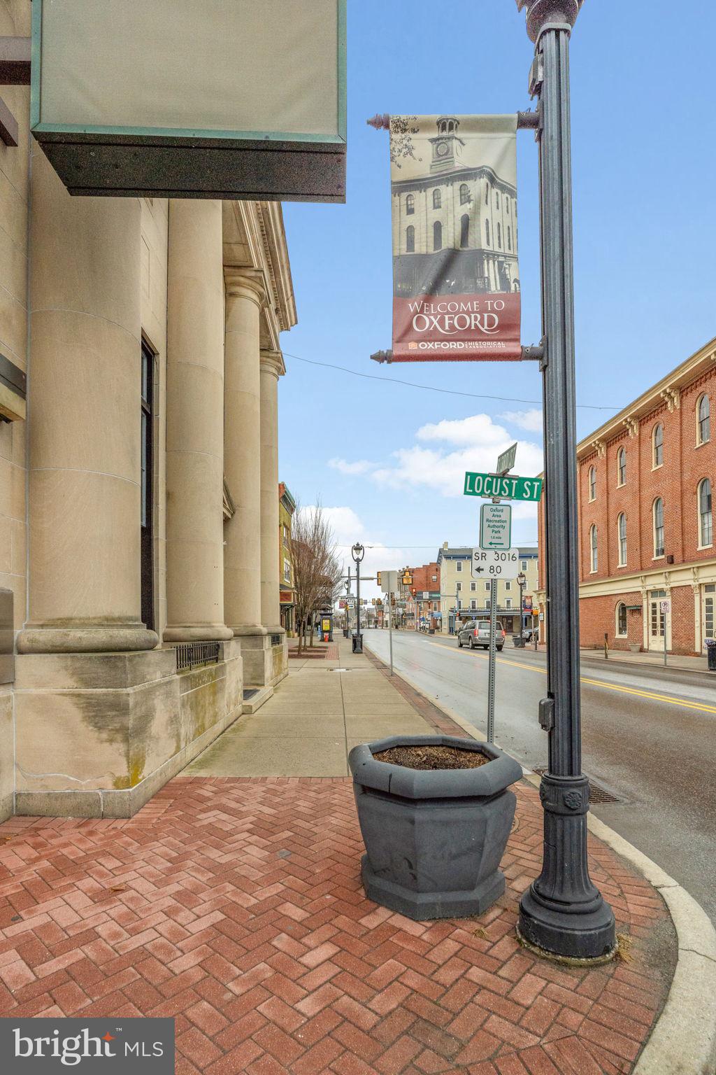 TWIN PONDS - Residential