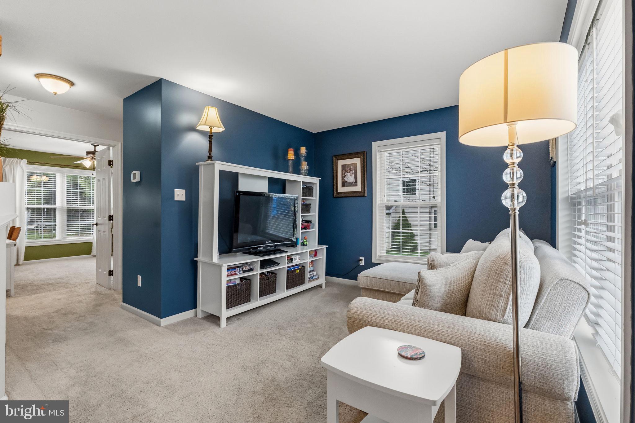 TWIN PONDS - Residential