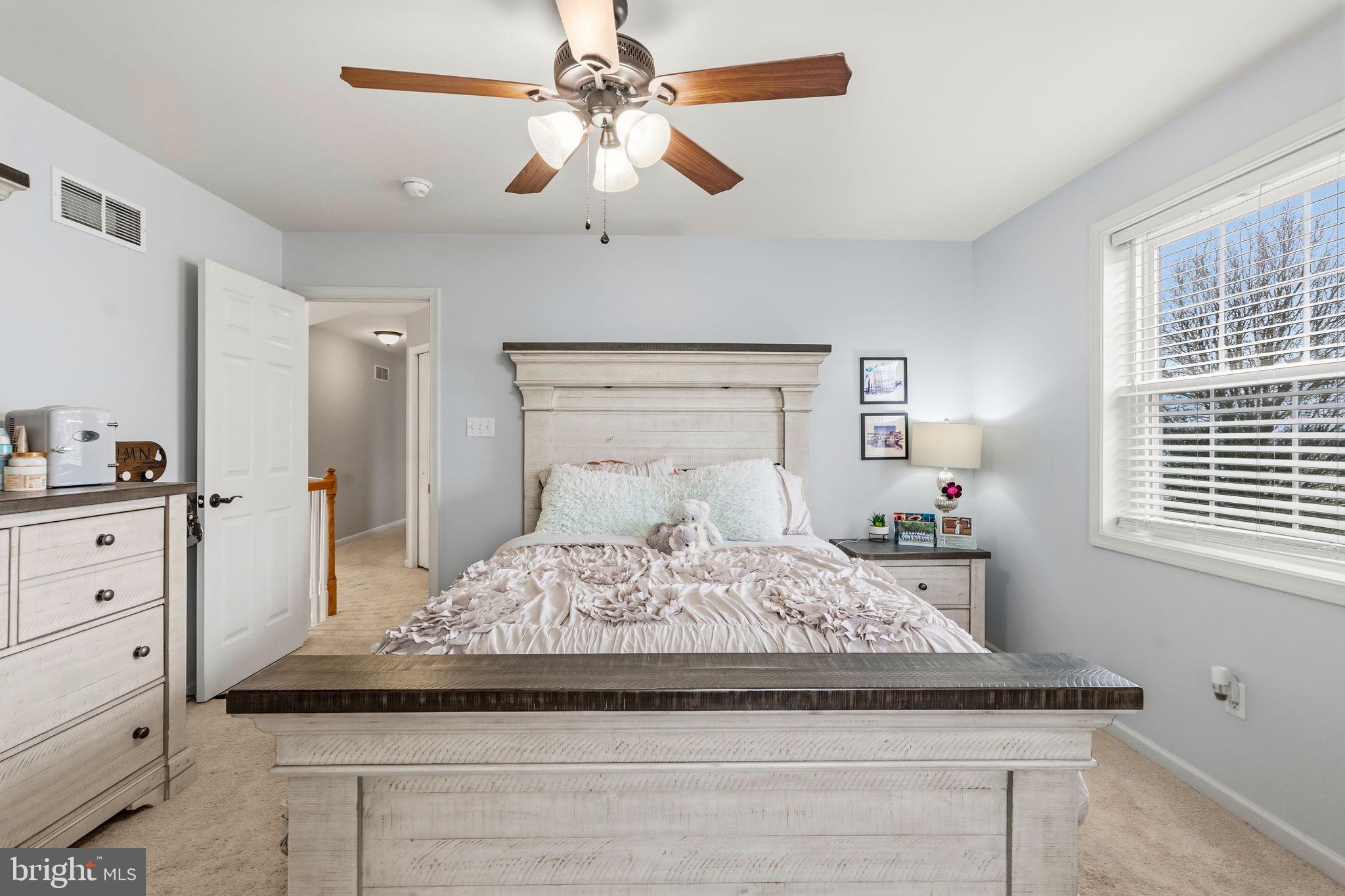 TWIN PONDS - Residential