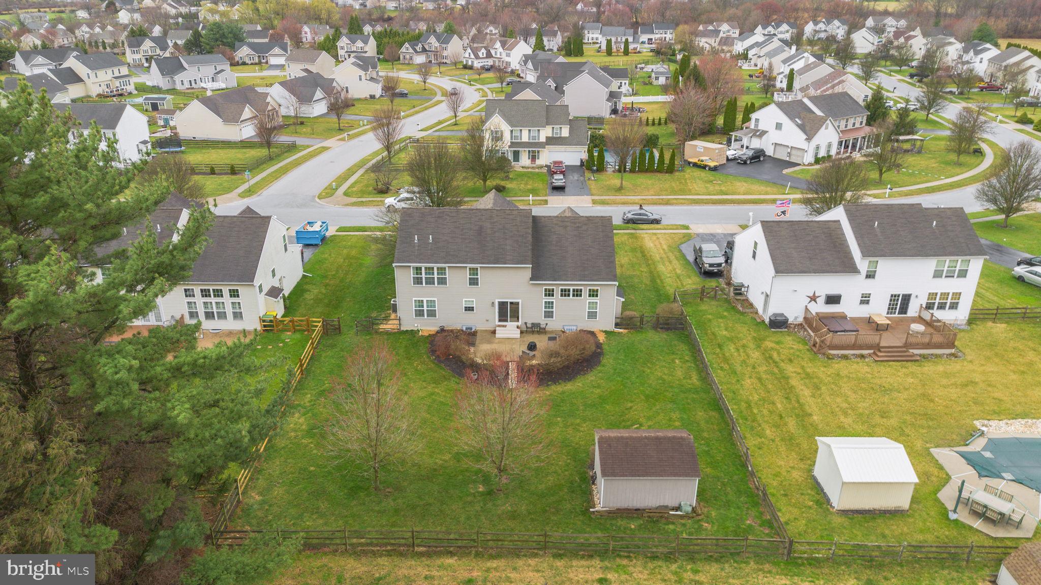 TWIN PONDS - Residential