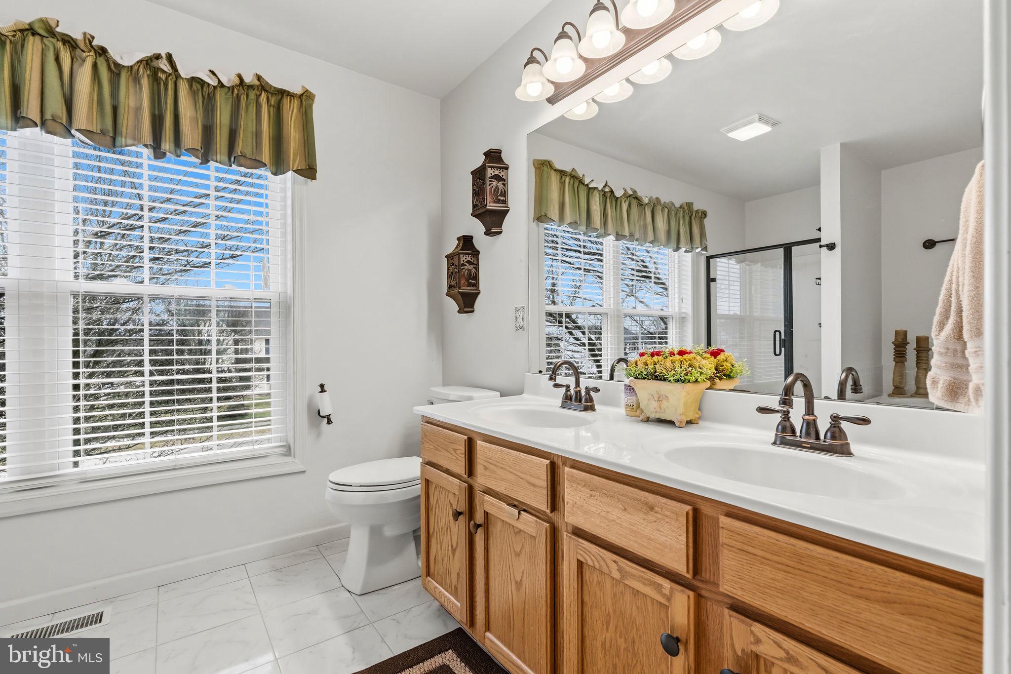 TWIN PONDS - Residential