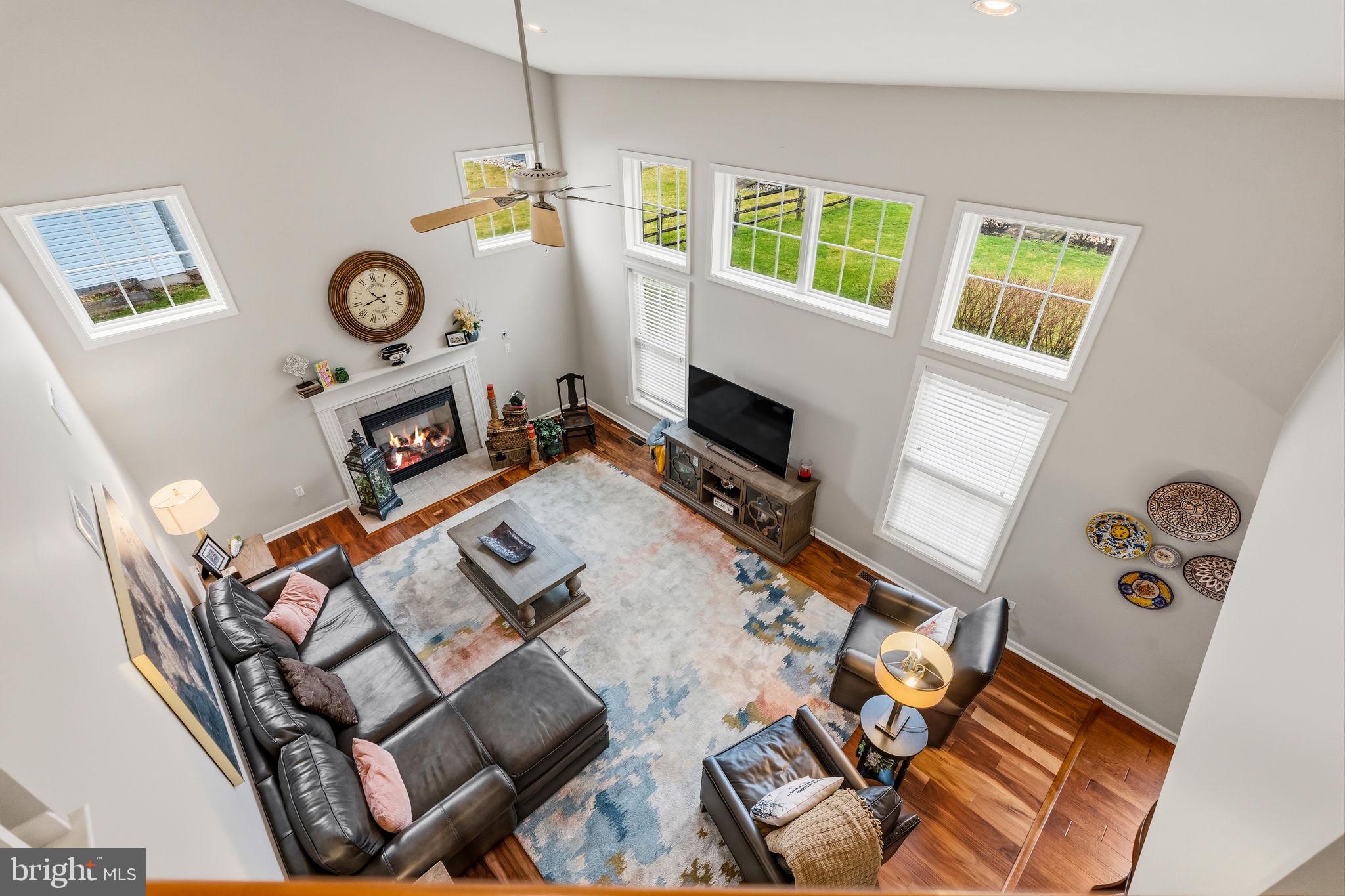 TWIN PONDS - Residential