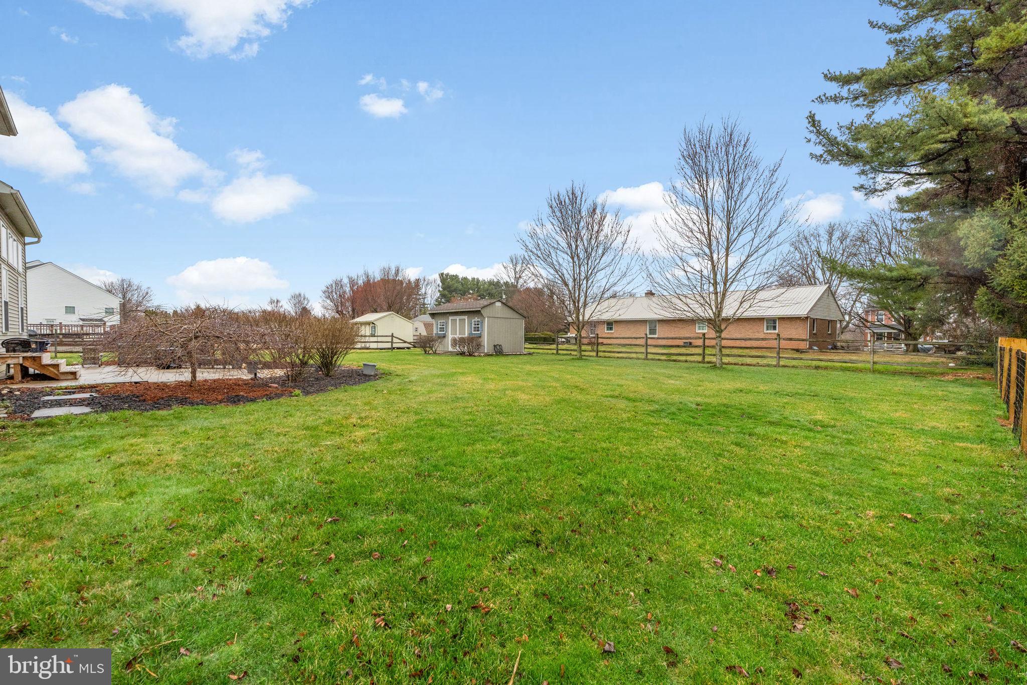 TWIN PONDS - Residential