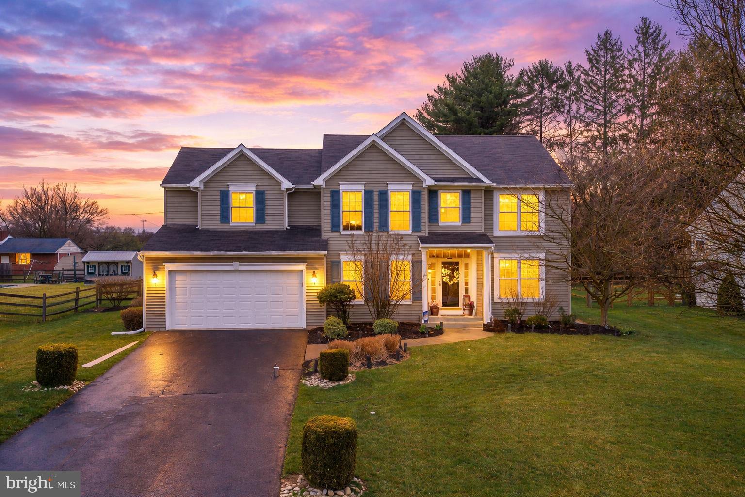 TWIN PONDS - Residential