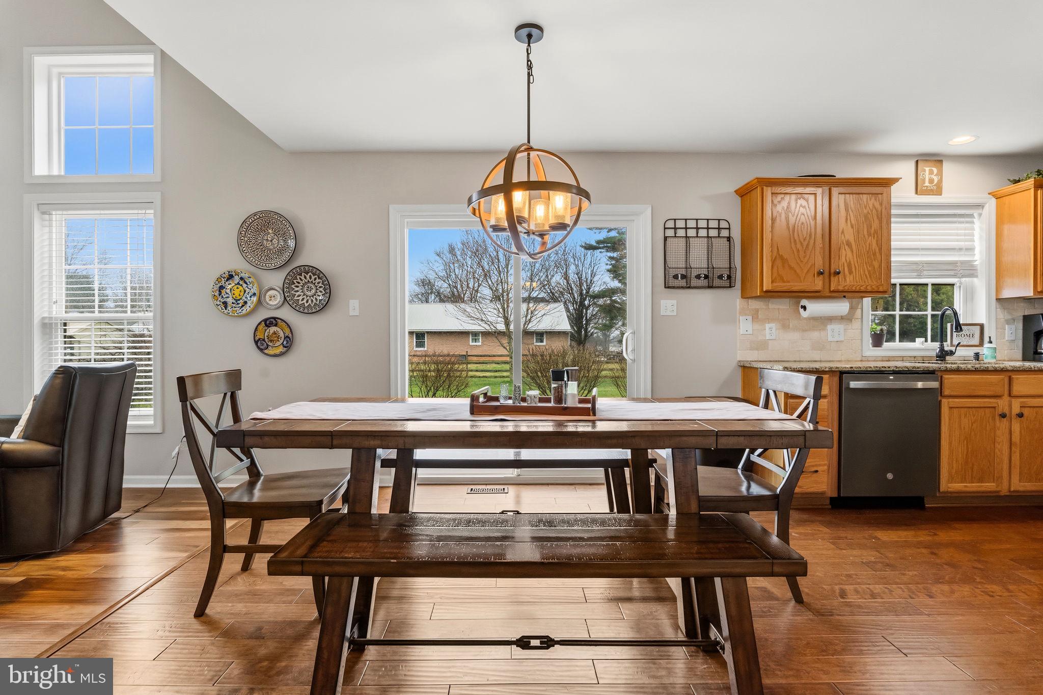 TWIN PONDS - Residential