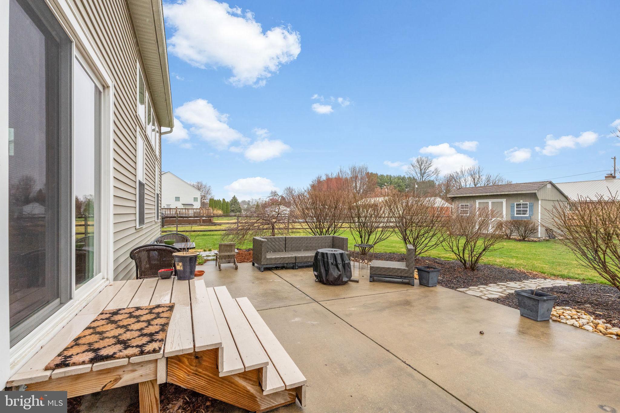 TWIN PONDS - Residential