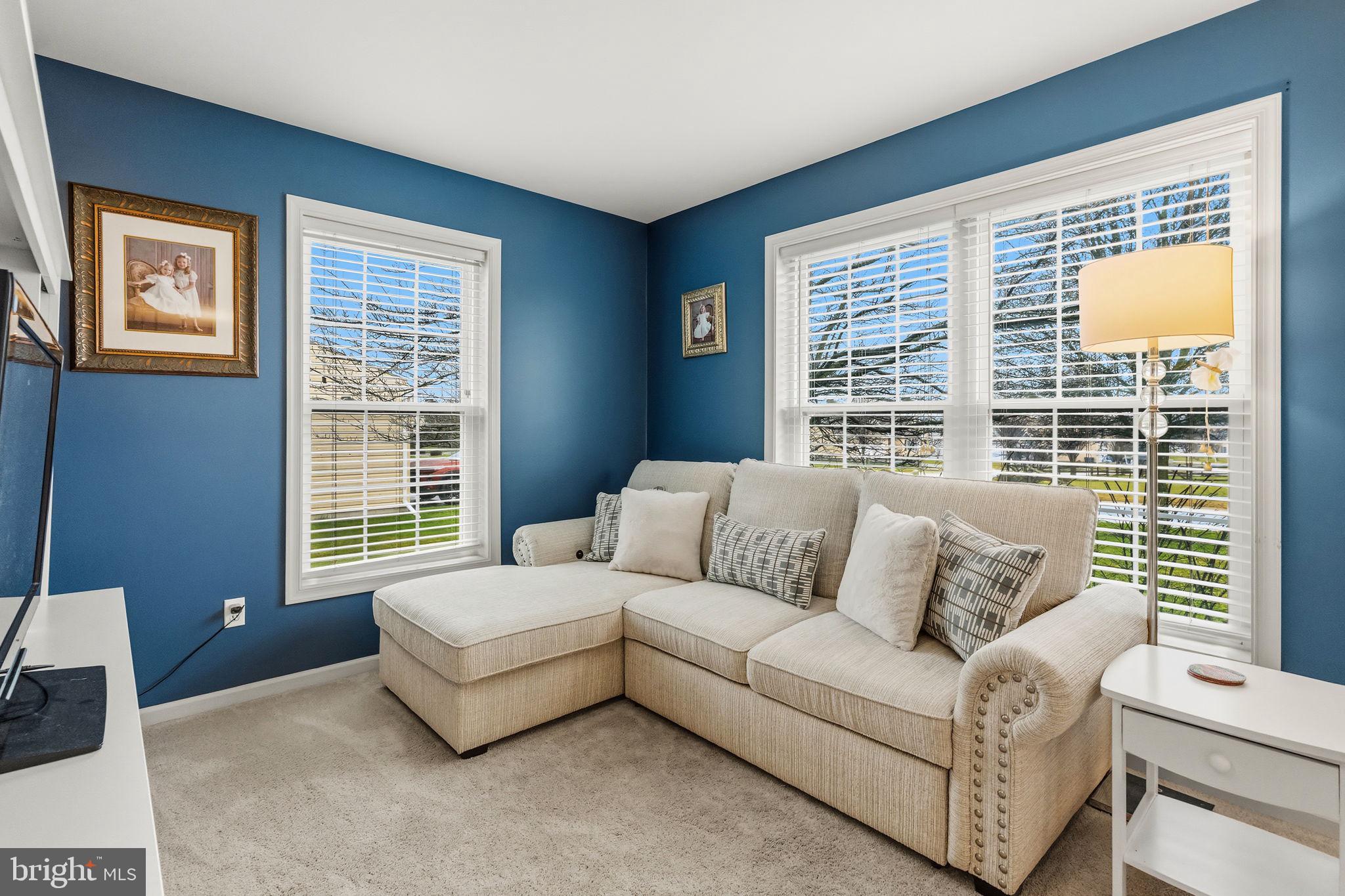 TWIN PONDS - Residential