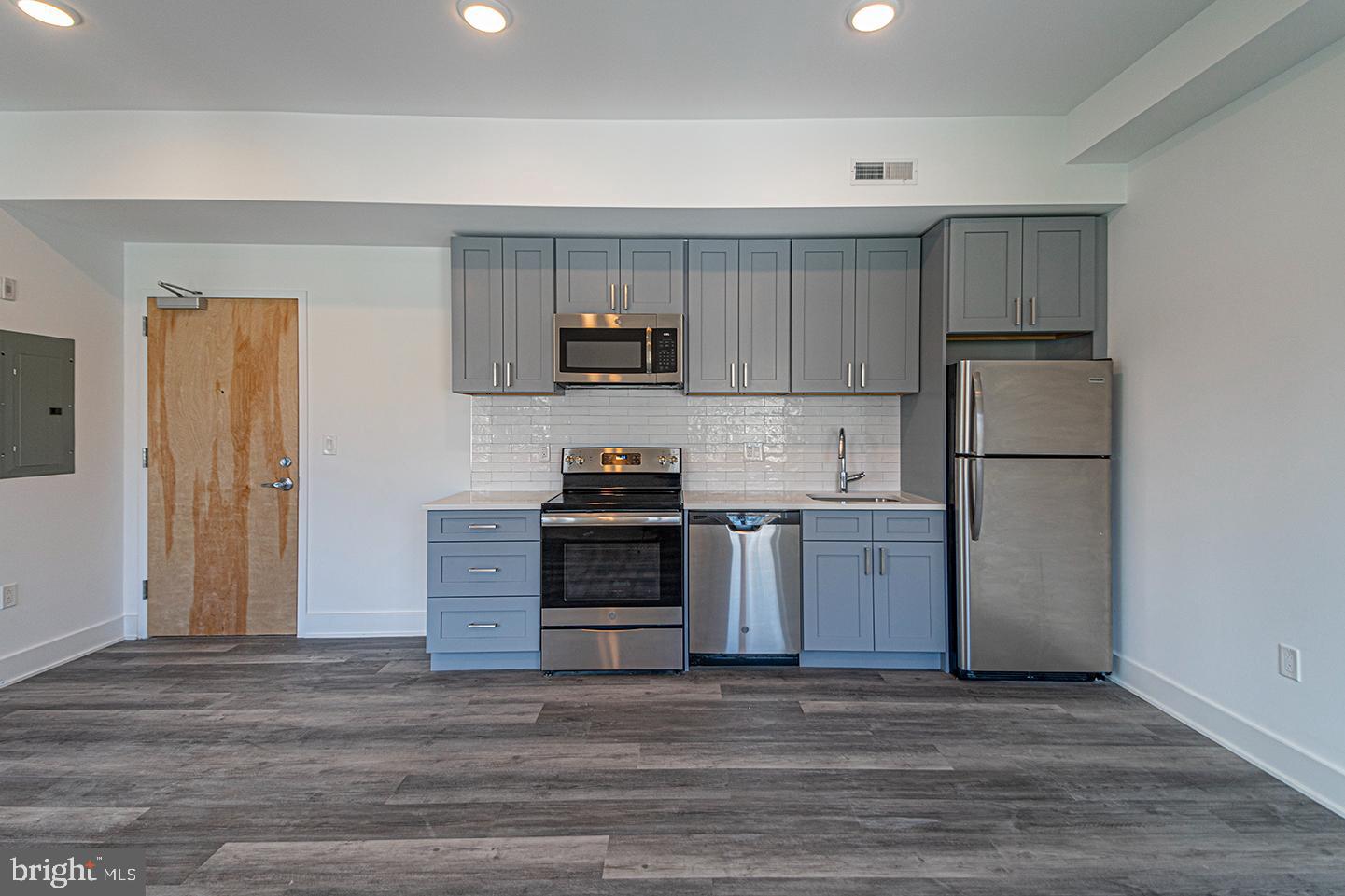 GRADUATE HOSPITAL - Residential Lease