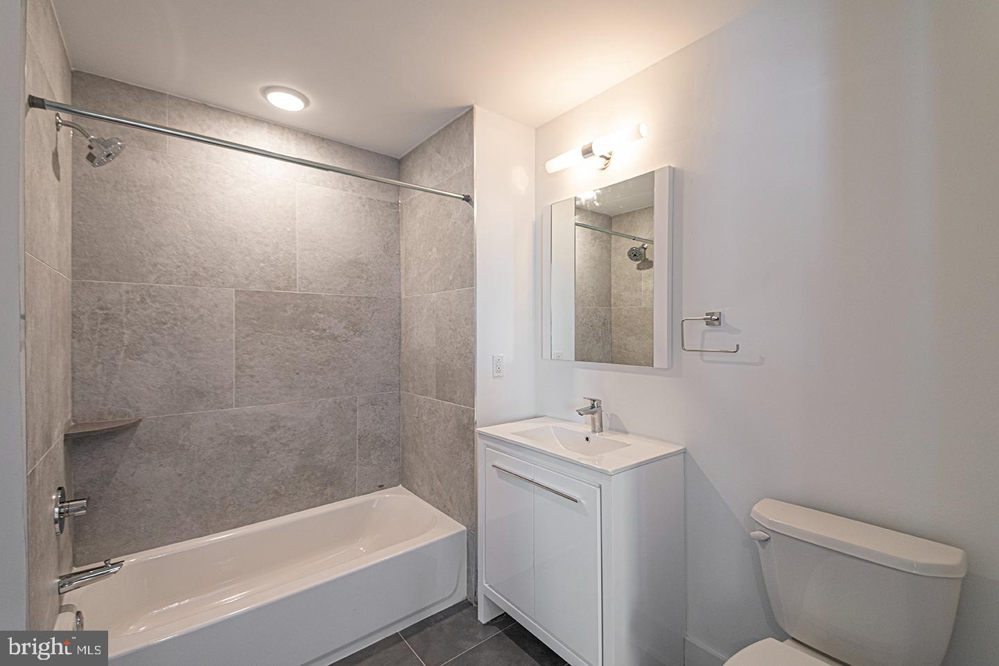 GRADUATE HOSPITAL - Residential Lease