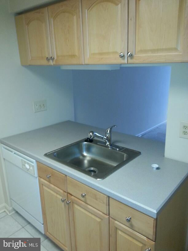 CHRISTOPHER COURT - Residential Lease