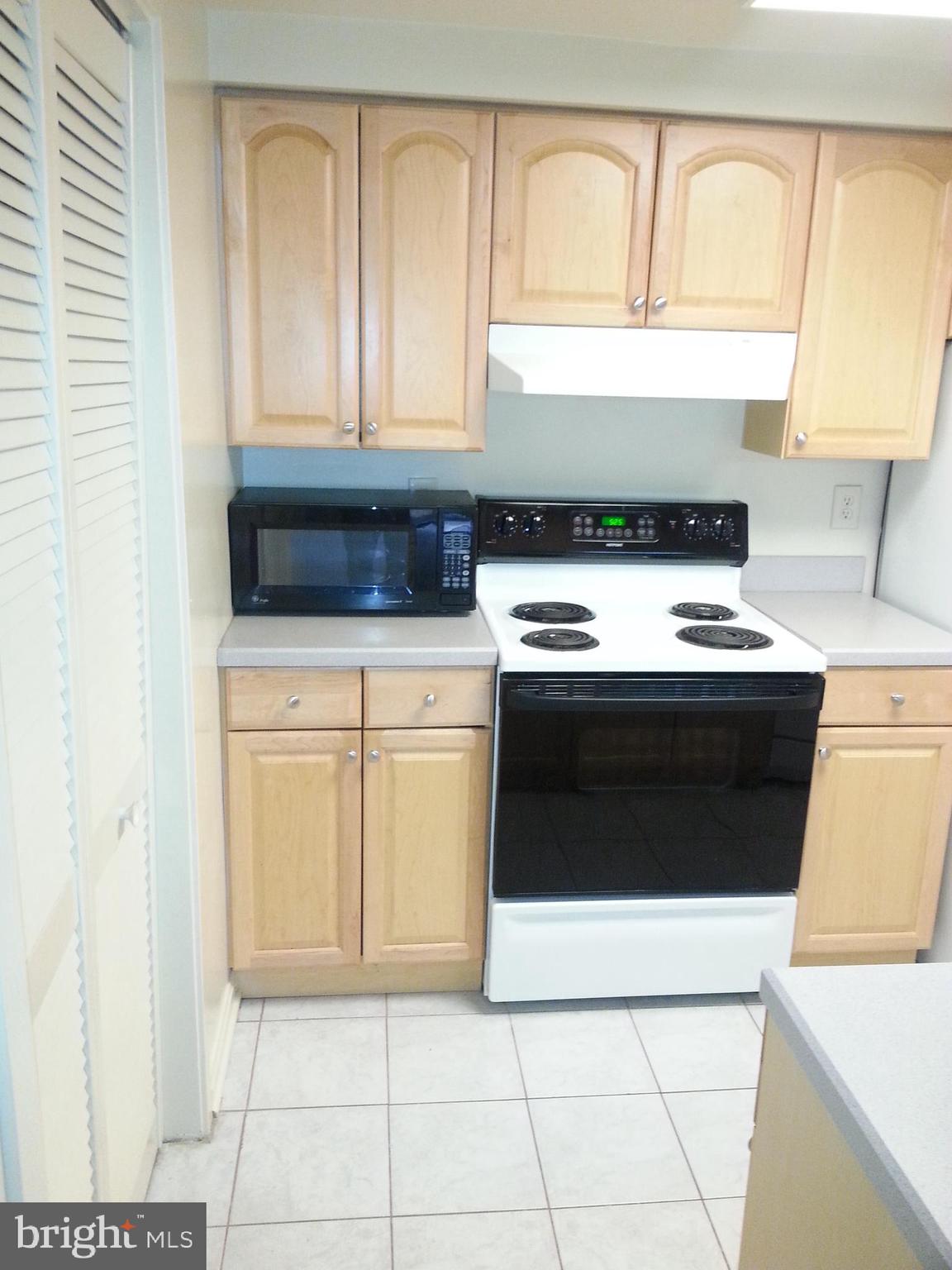 CHRISTOPHER COURT - Residential Lease