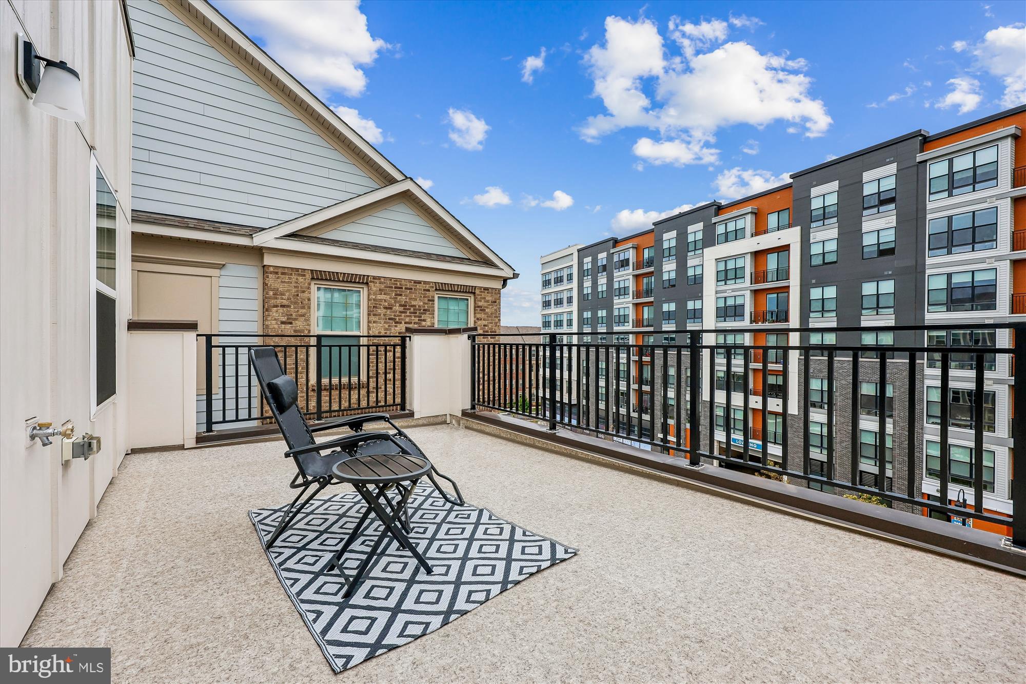 CROWN FARM - Residential