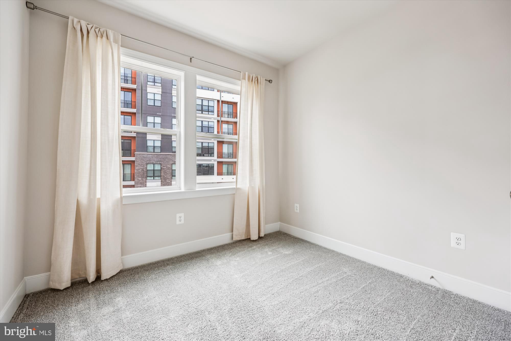 CROWN FARM - Residential