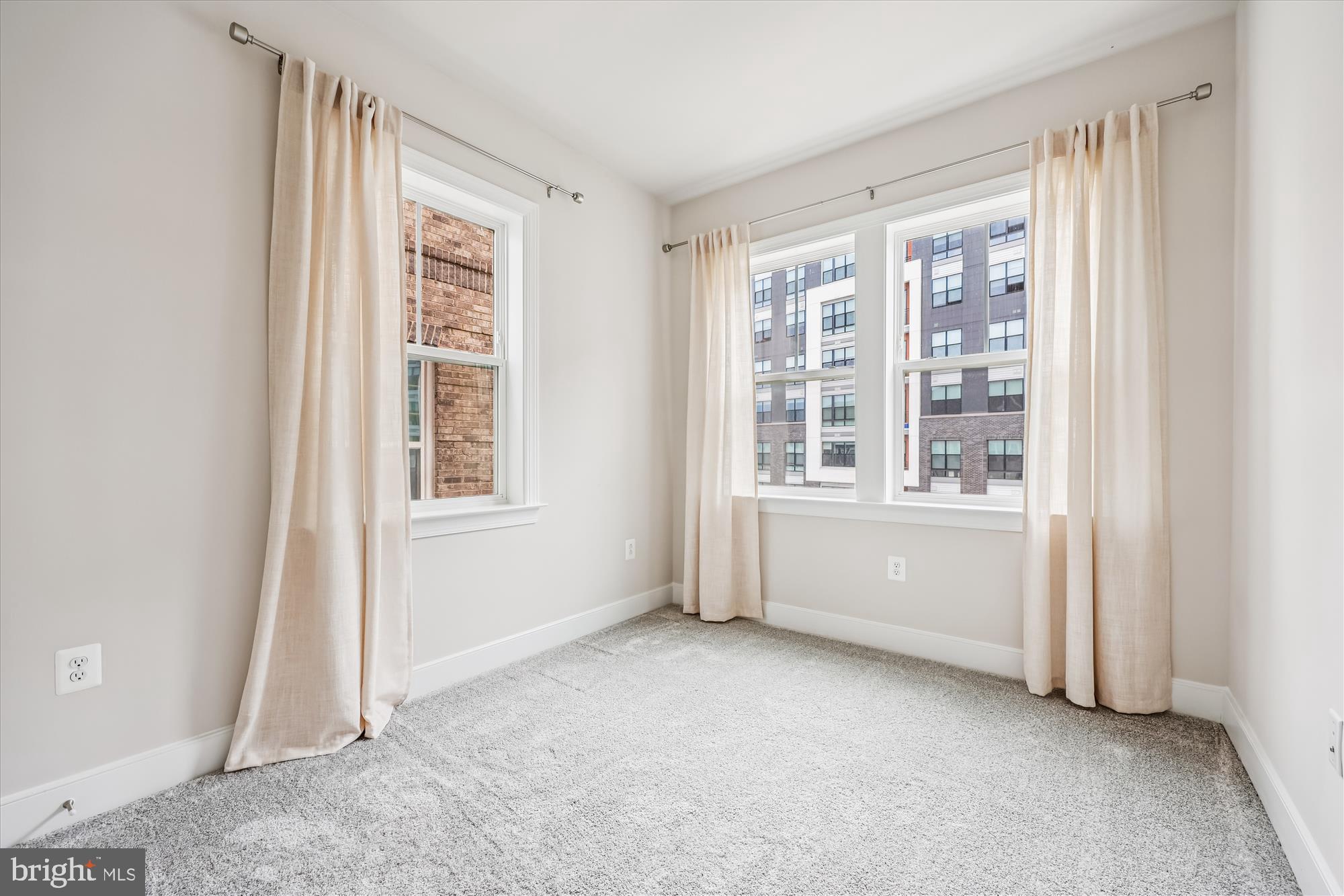 CROWN FARM - Residential