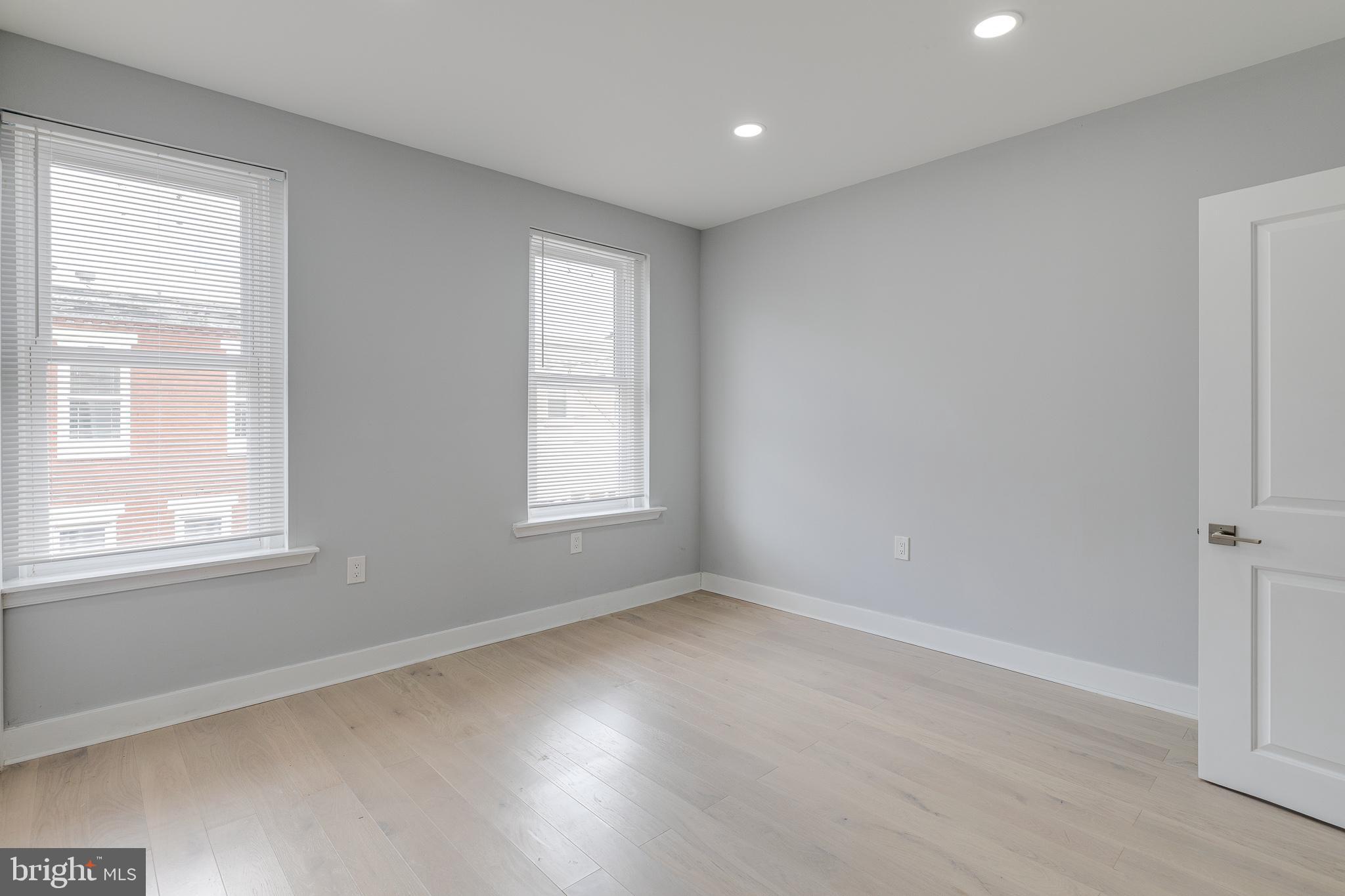 POINT BREEZE - Residential