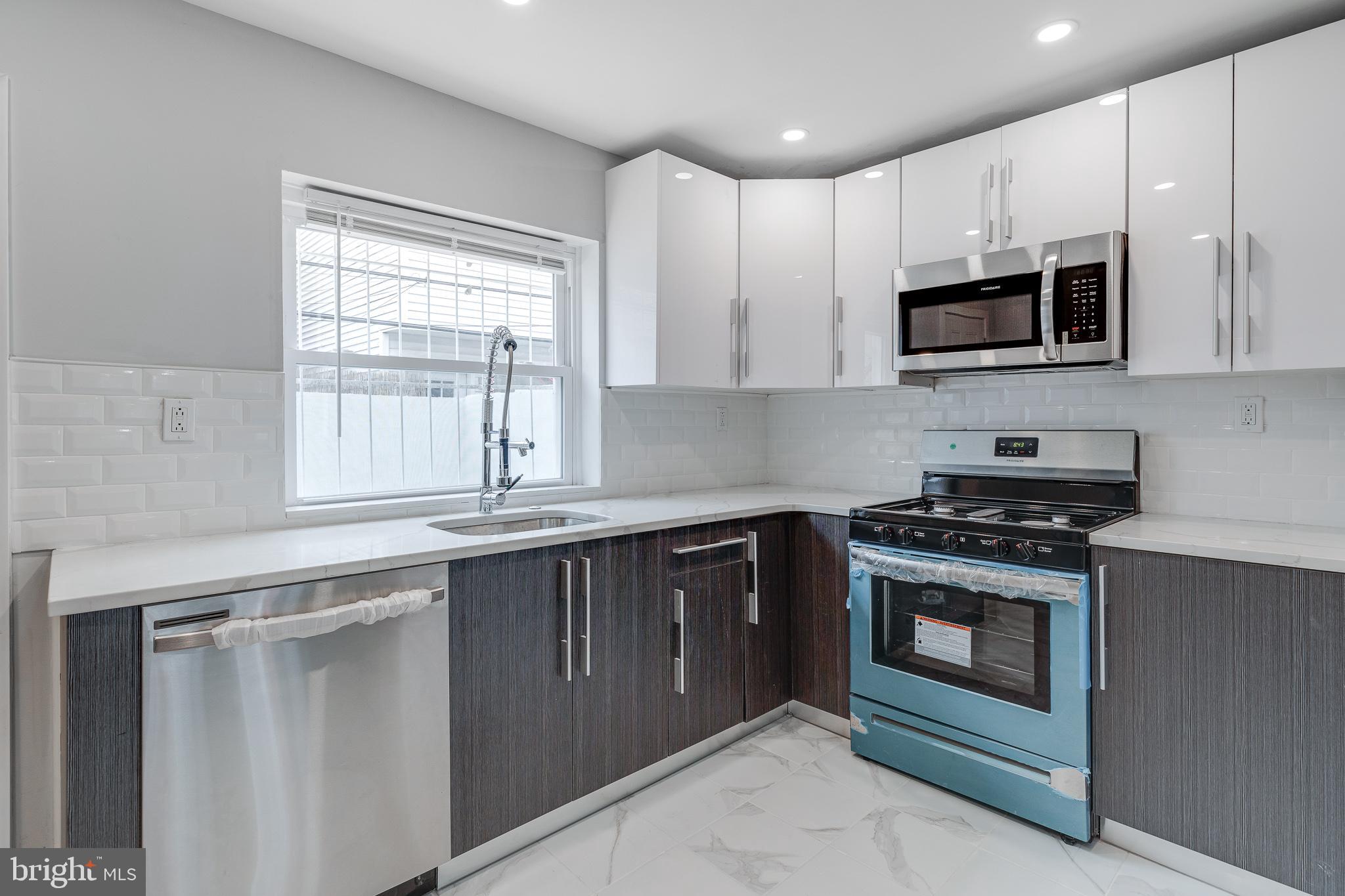 POINT BREEZE - Residential