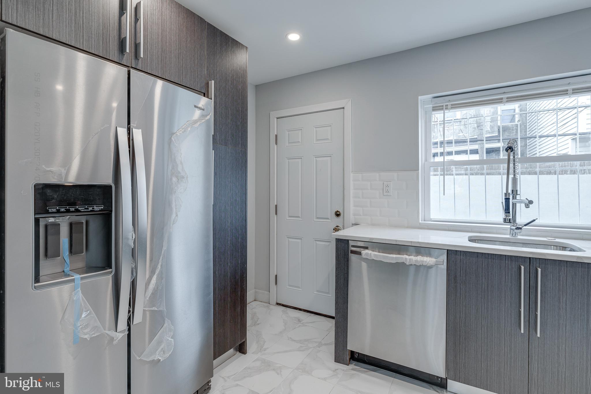 POINT BREEZE - Residential