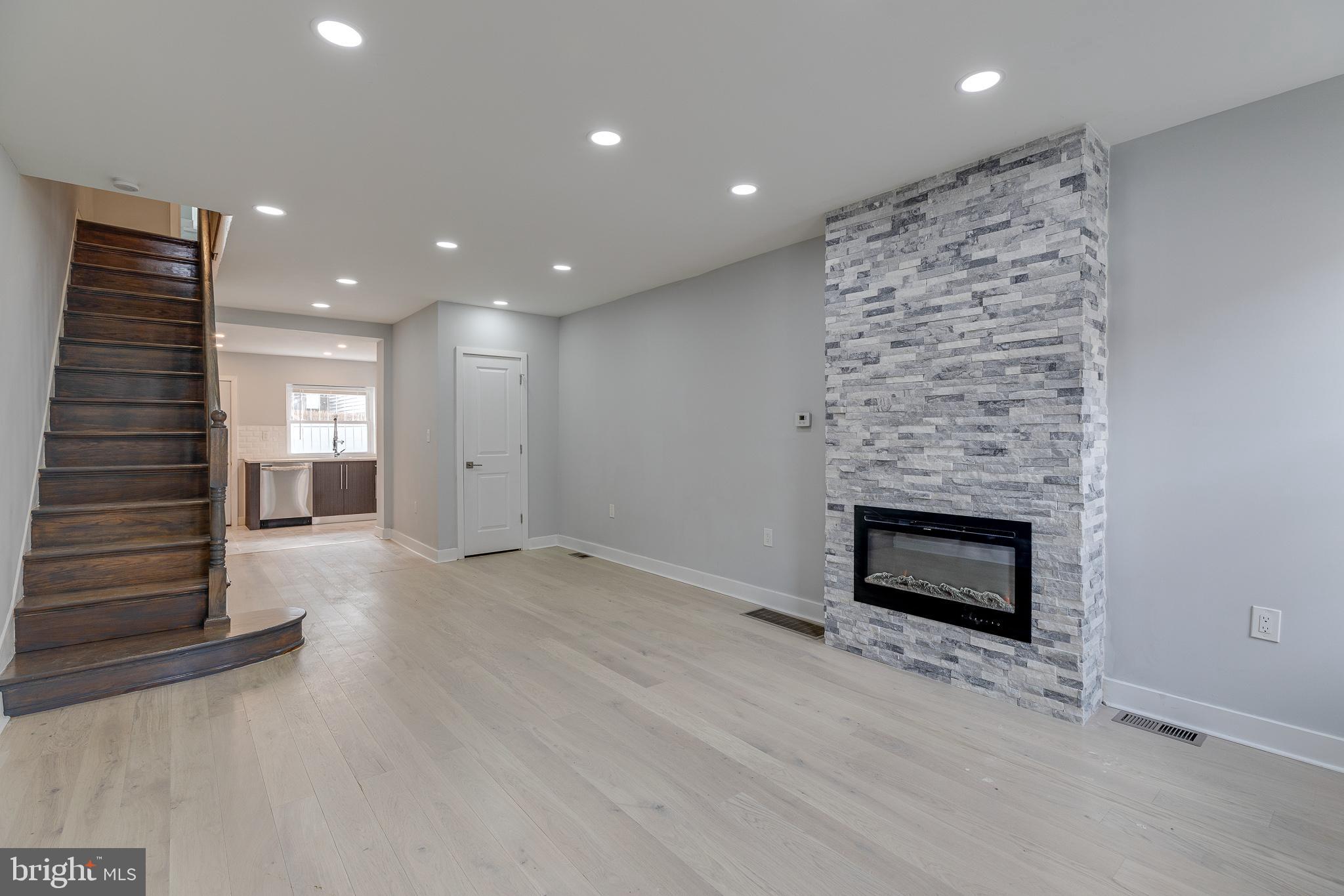 POINT BREEZE - Residential