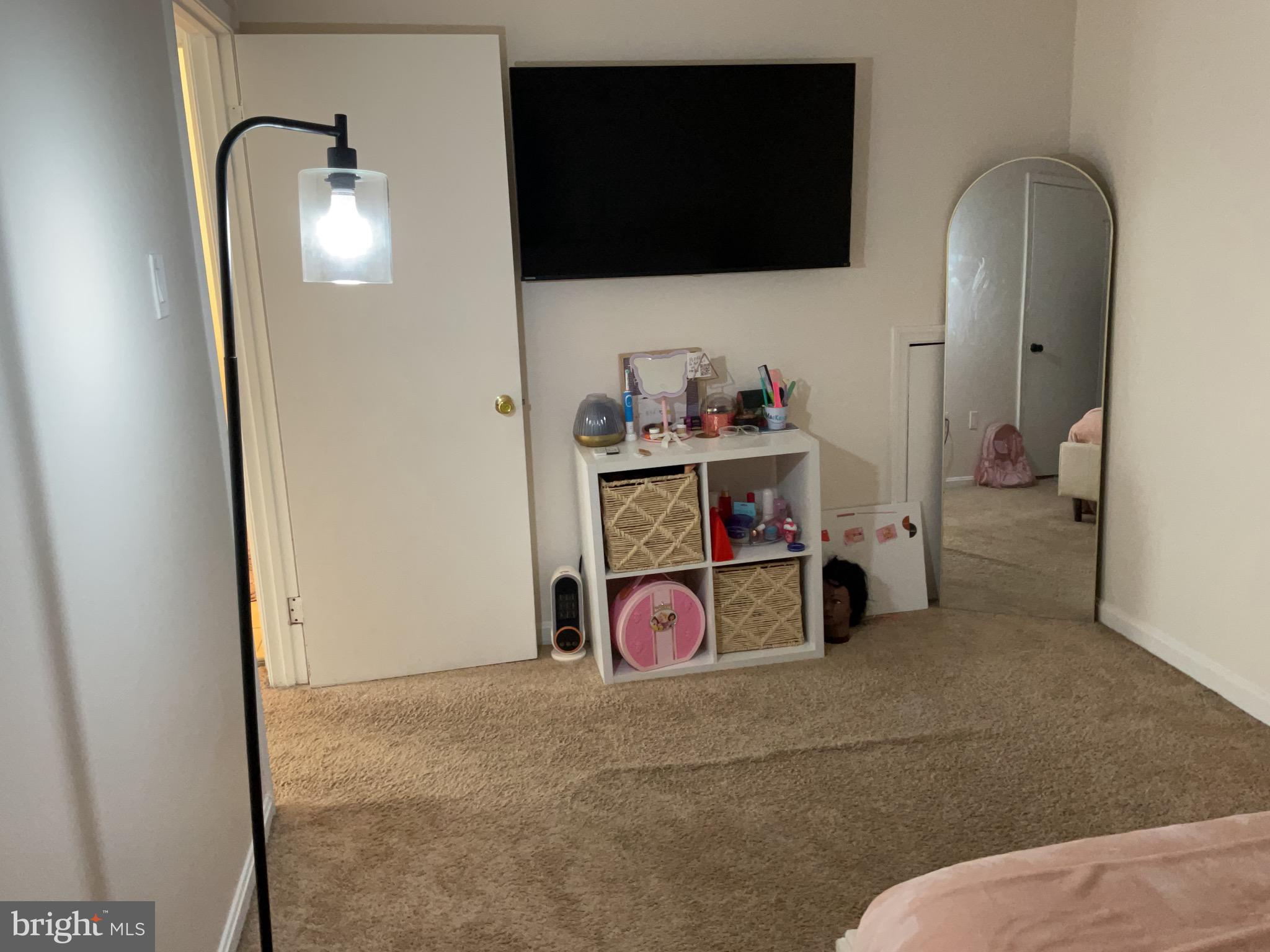 PINEWOOD HILL - Residential