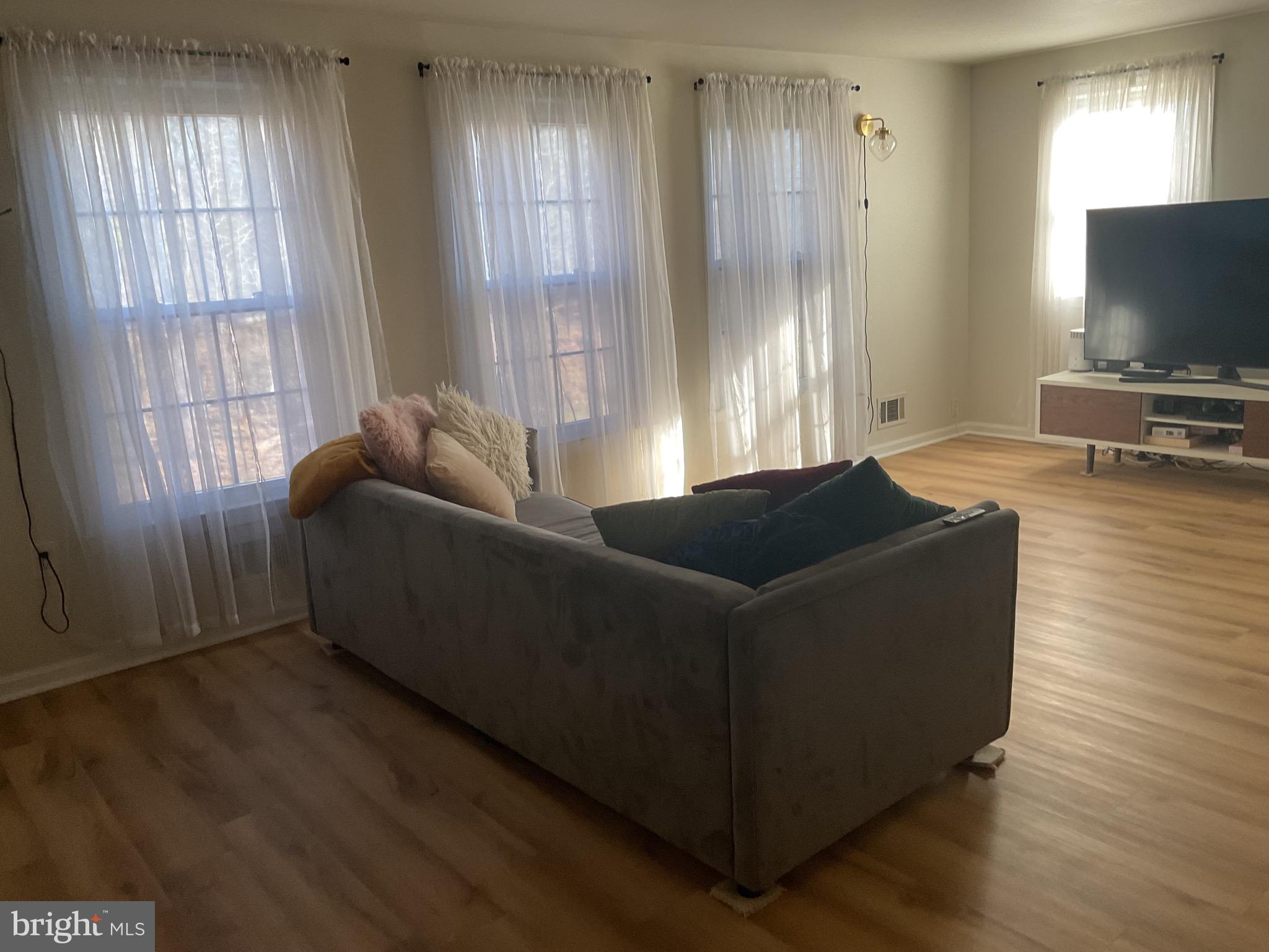 PINEWOOD HILL - Residential