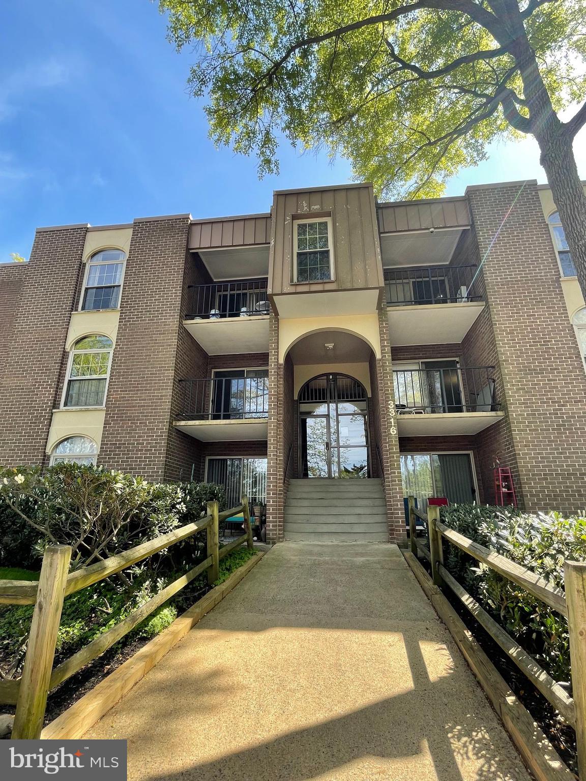 WOODBURN VILLAGE - Residential