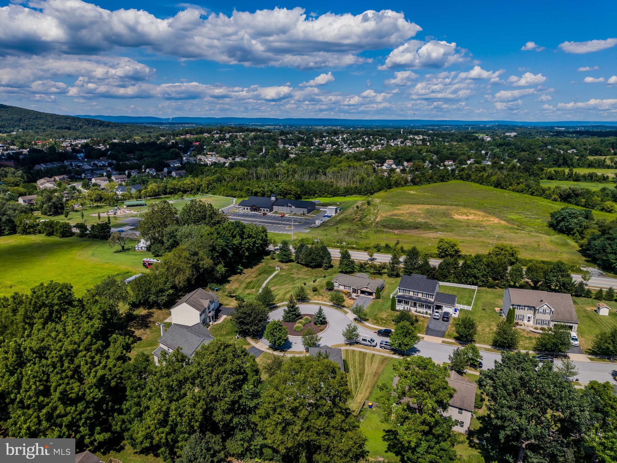 WINDY HEIGHTS - Residential