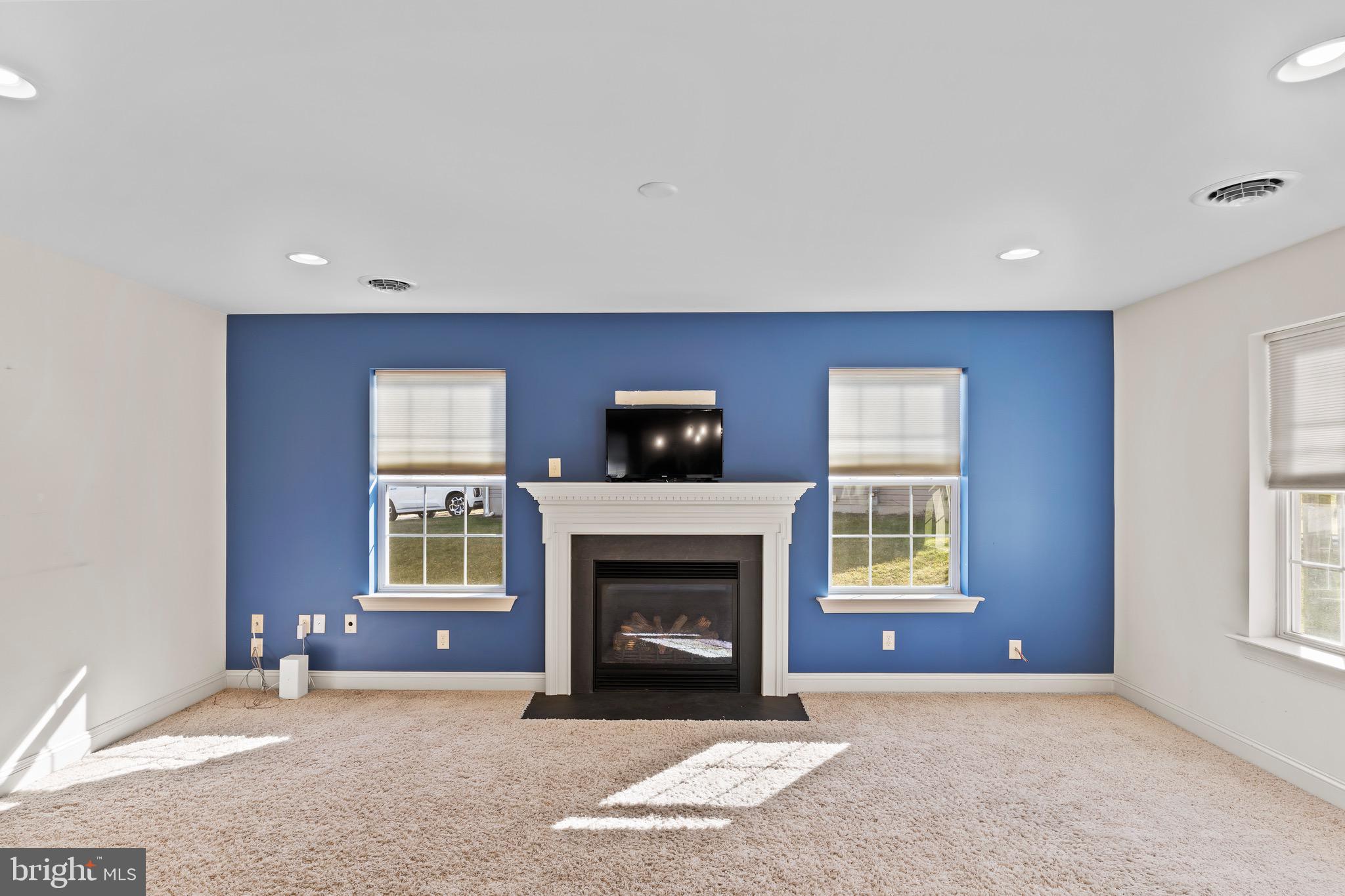 WINDY HEIGHTS - Residential