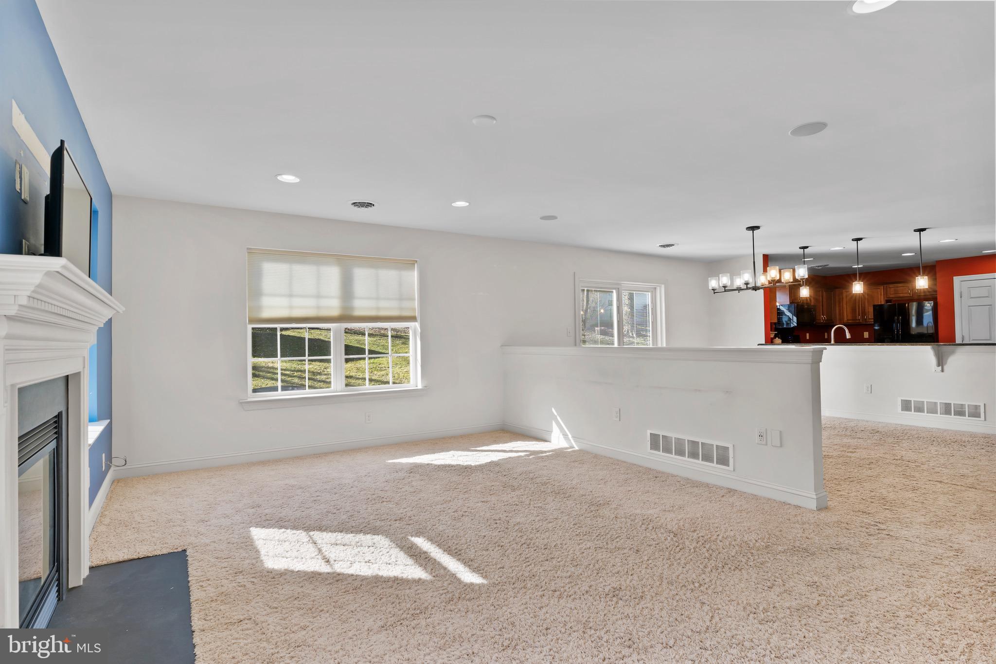 WINDY HEIGHTS - Residential