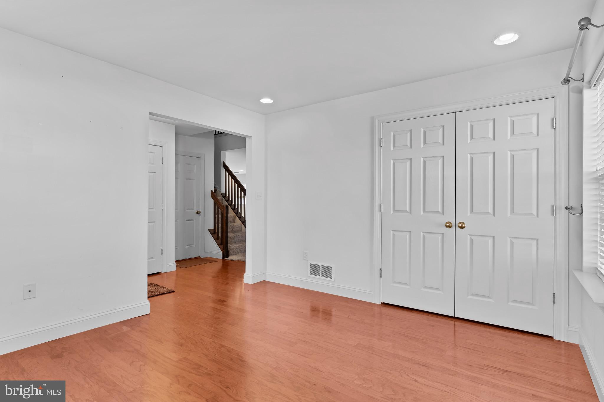 WINDY HEIGHTS - Residential