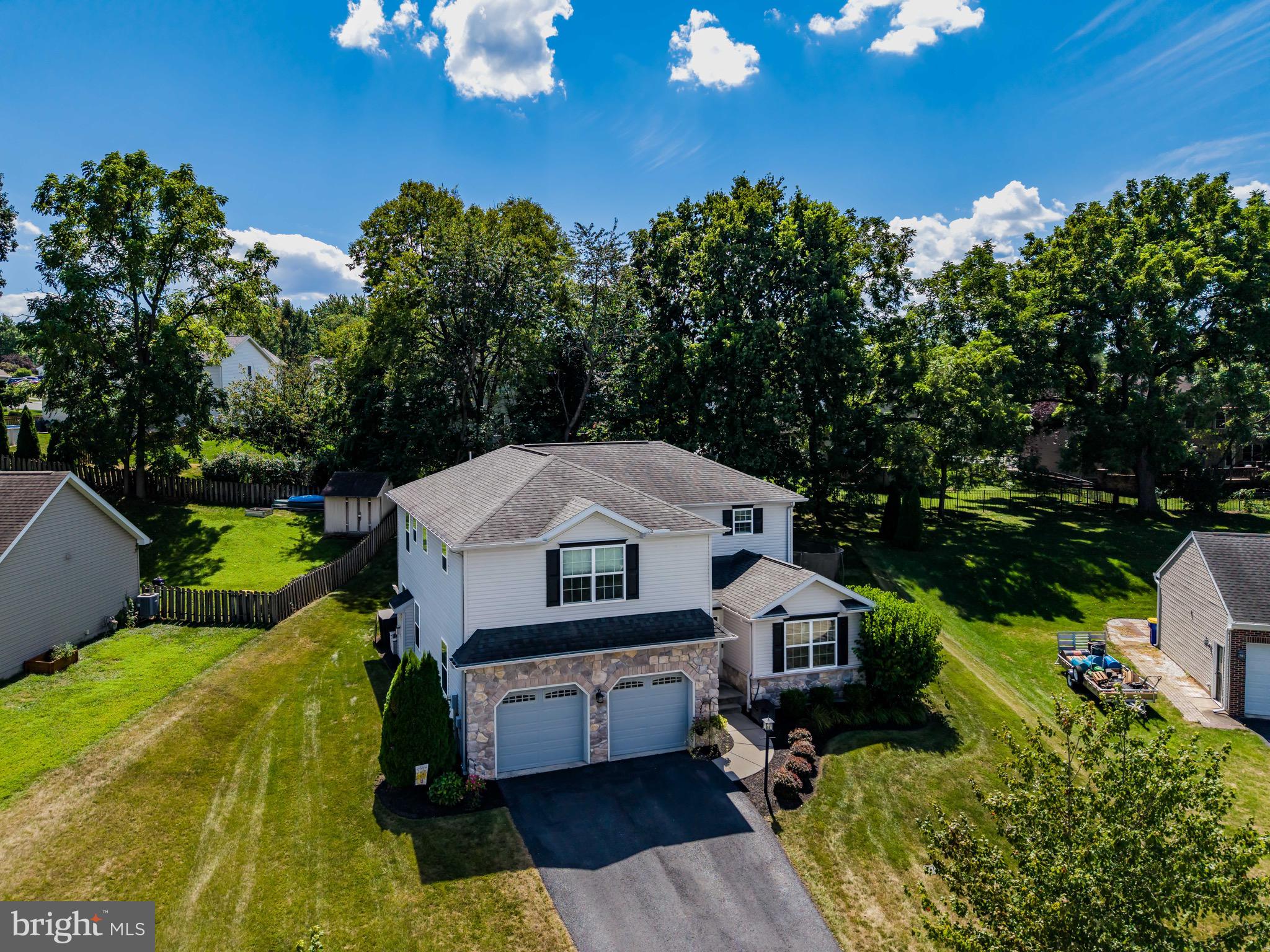 WINDY HEIGHTS - Residential