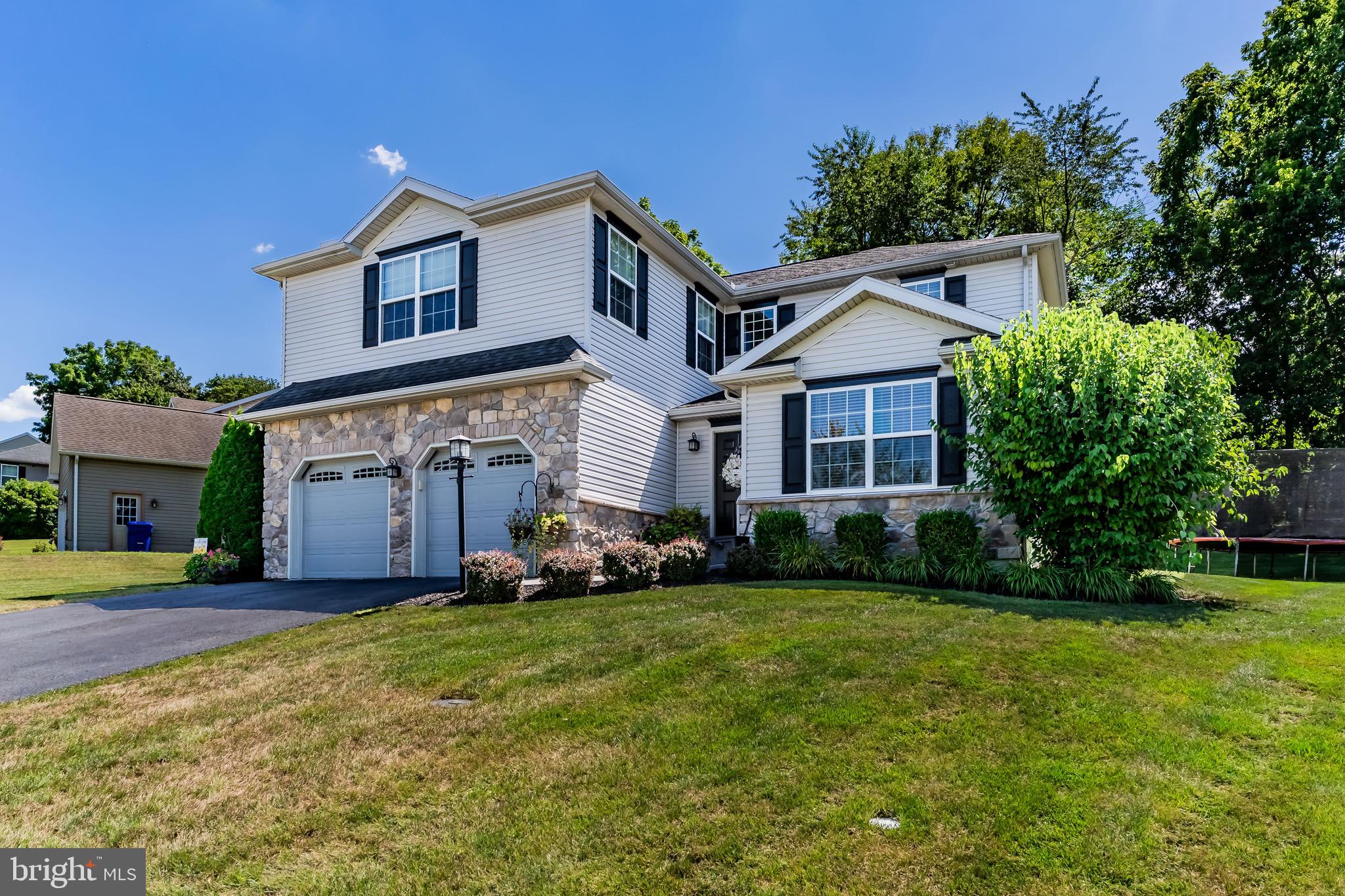 WINDY HEIGHTS - Residential