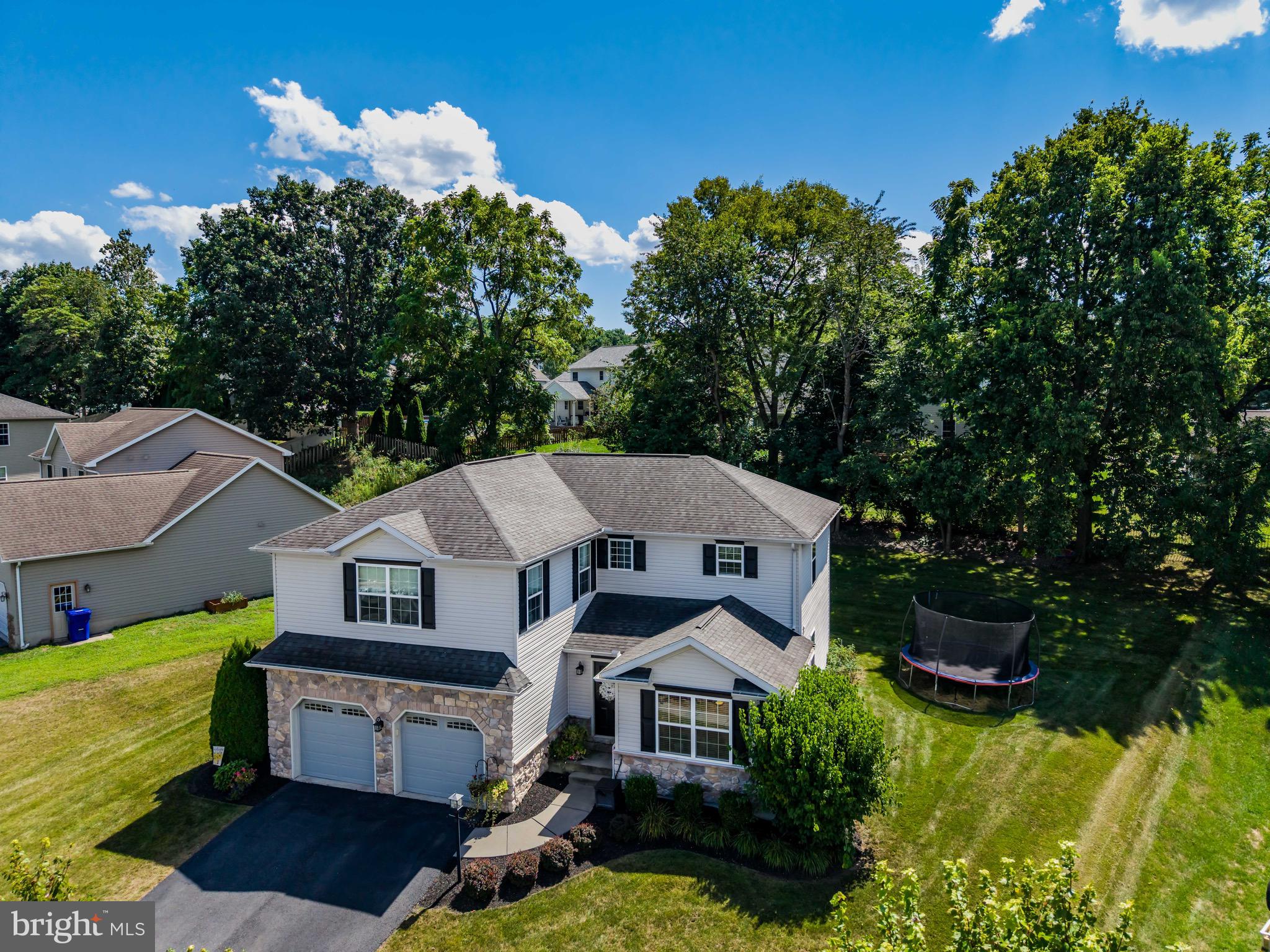 WINDY HEIGHTS - Residential