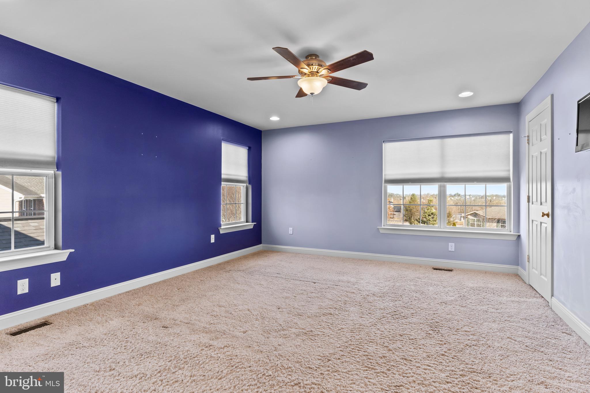 WINDY HEIGHTS - Residential