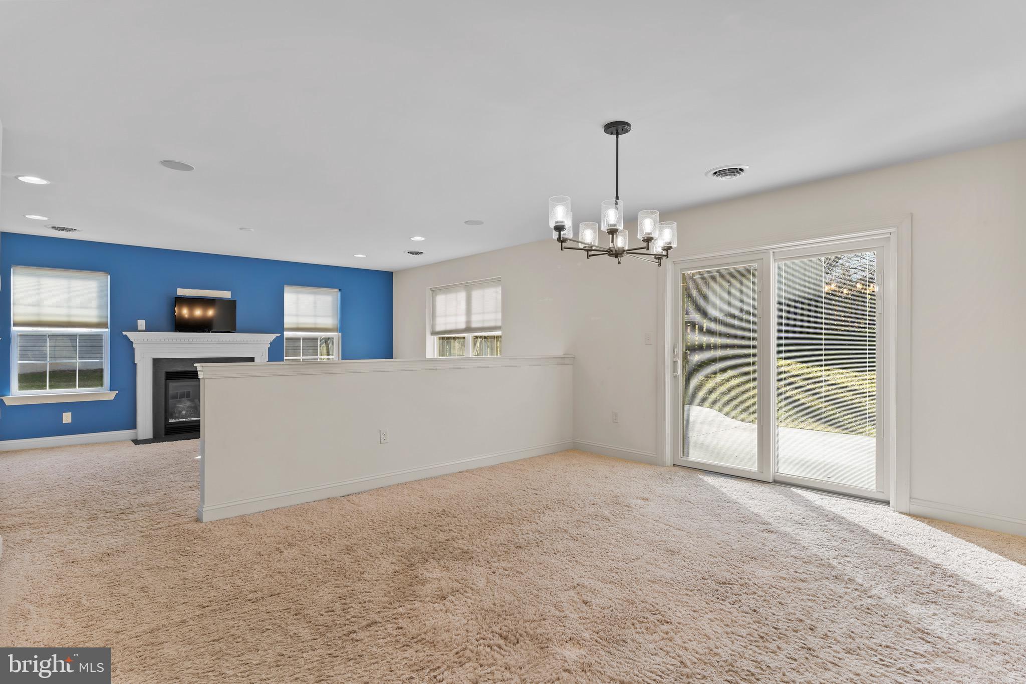 WINDY HEIGHTS - Residential