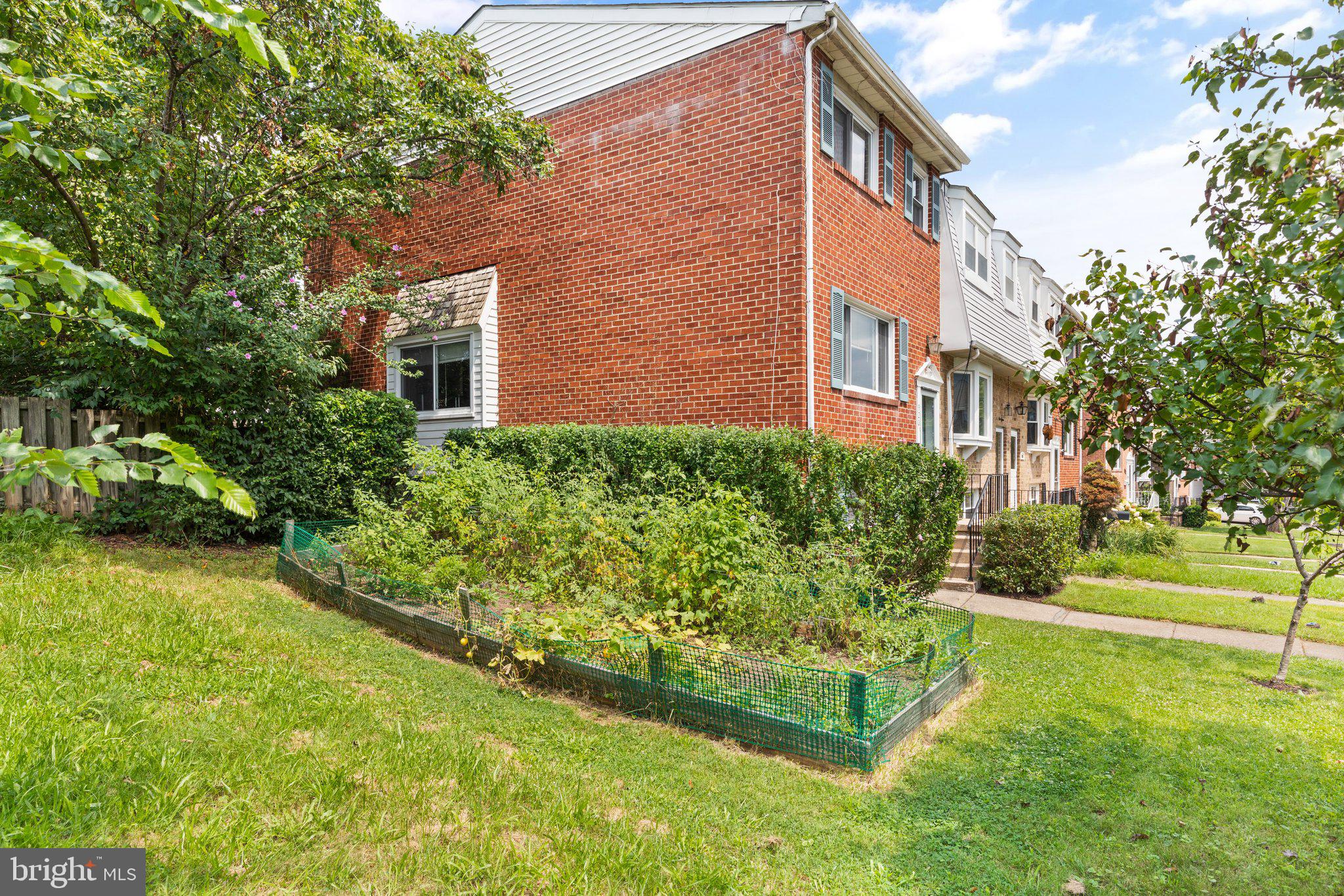 HUNTSMOOR VILLAGE NORTH - Residential