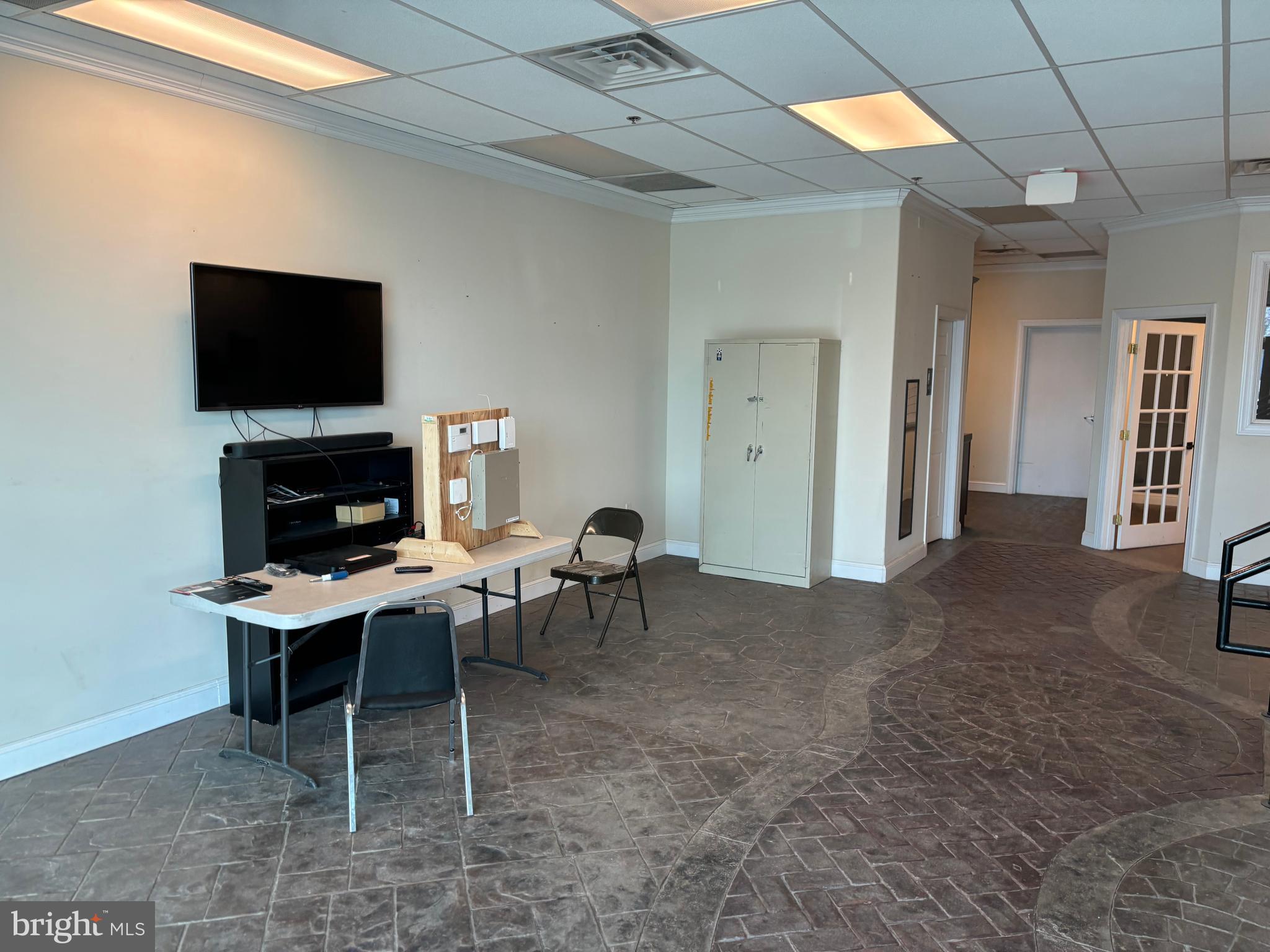 WELLINGFORD INDUSTRIAL PARK - Commercial Sale