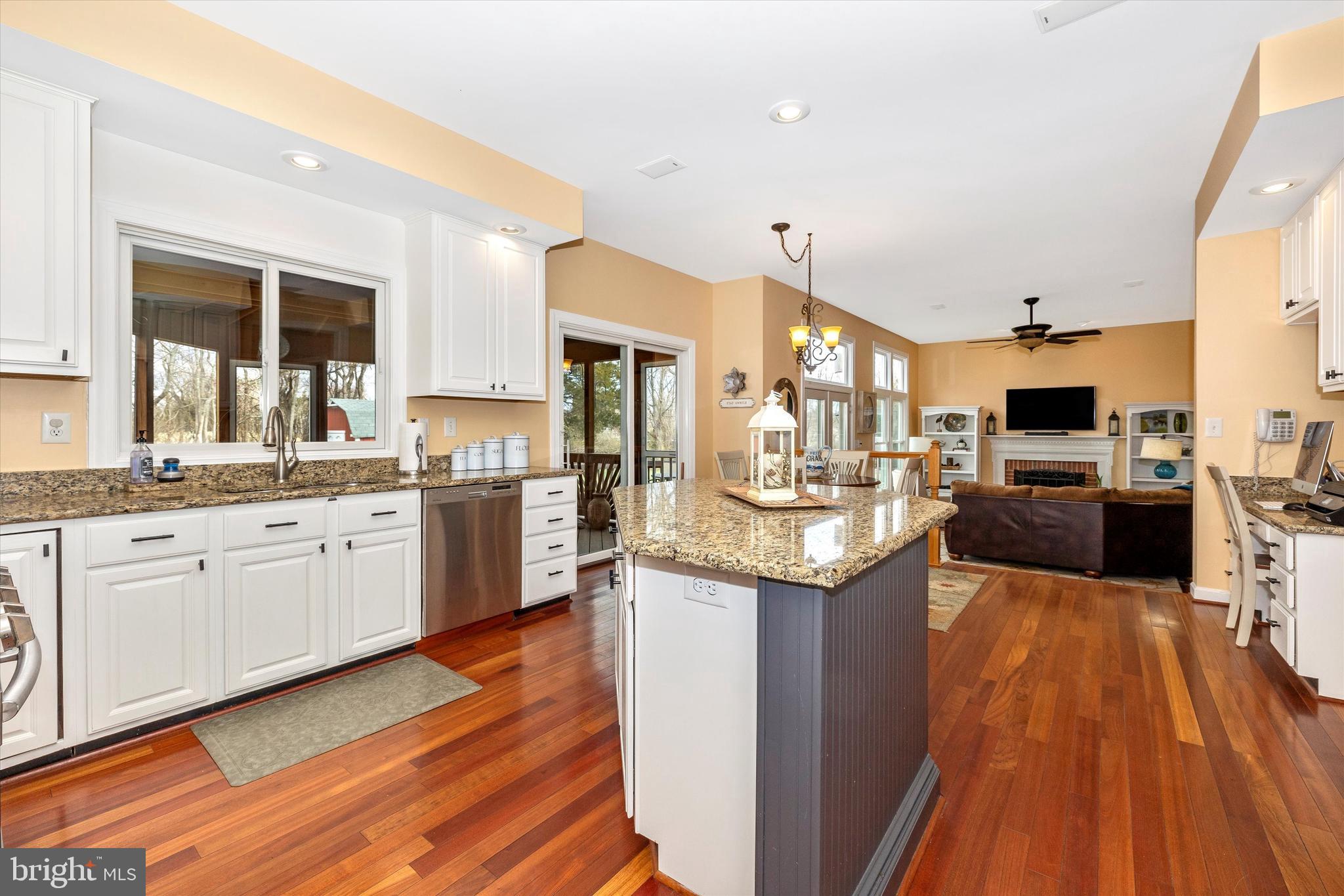 ELIZABETH'S DELIGHT - Residential